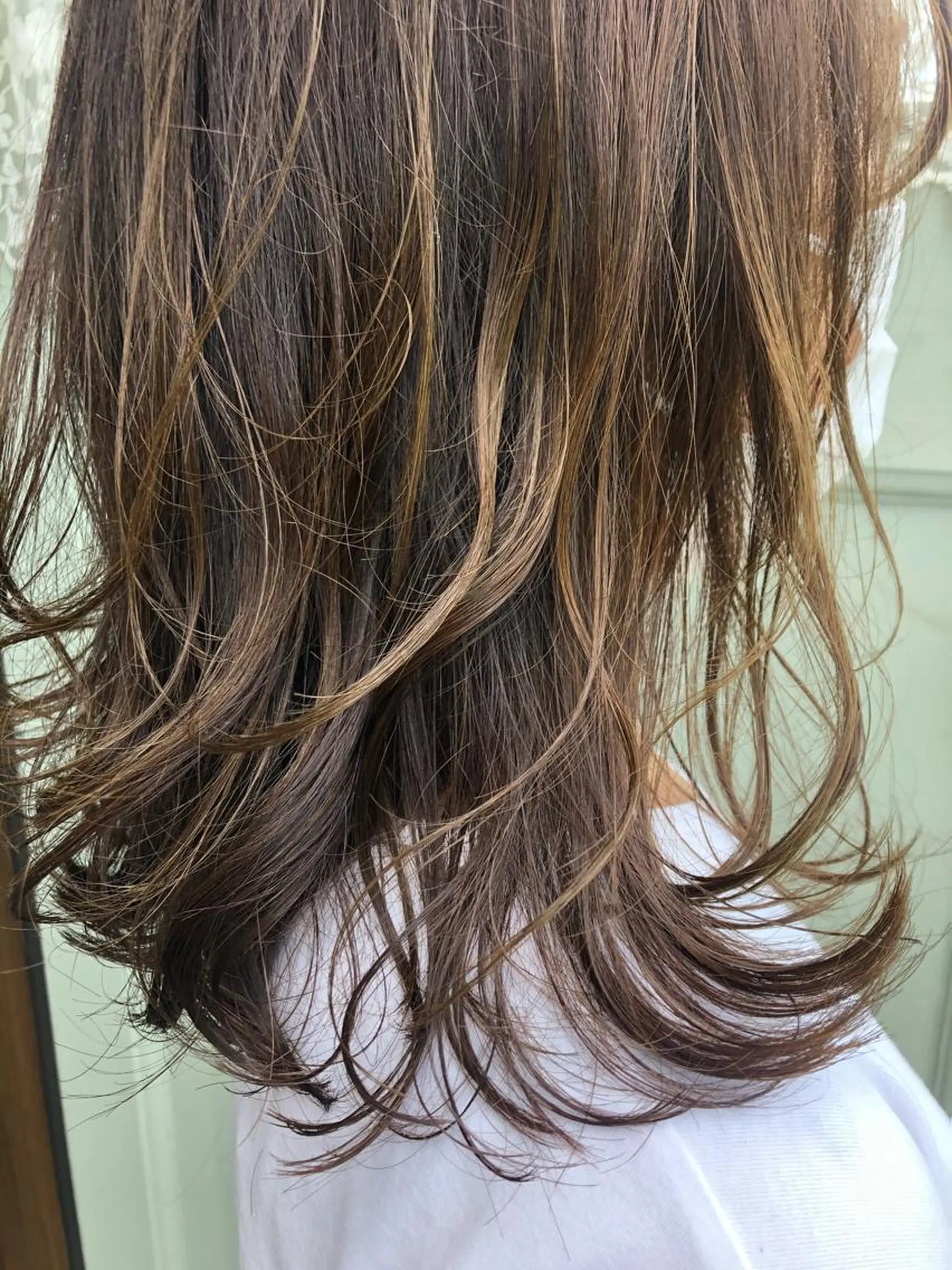 セミロング アンディアーモカリーノ所属・かわい りなのヘアスタイル