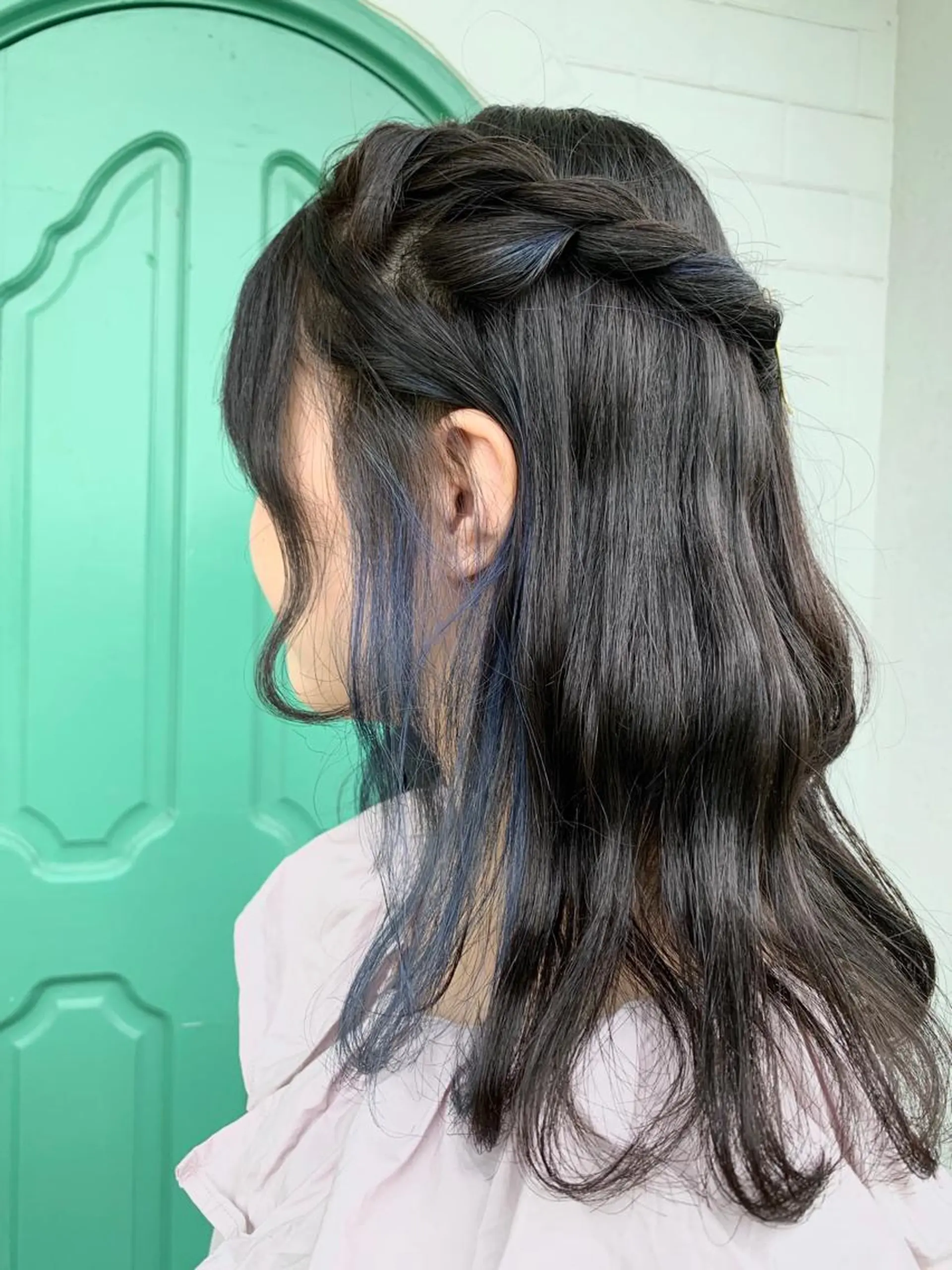 セミロング カラー アッシュ インナーカラー ヘアカラー 佐藤 美咲のヘアスタイル