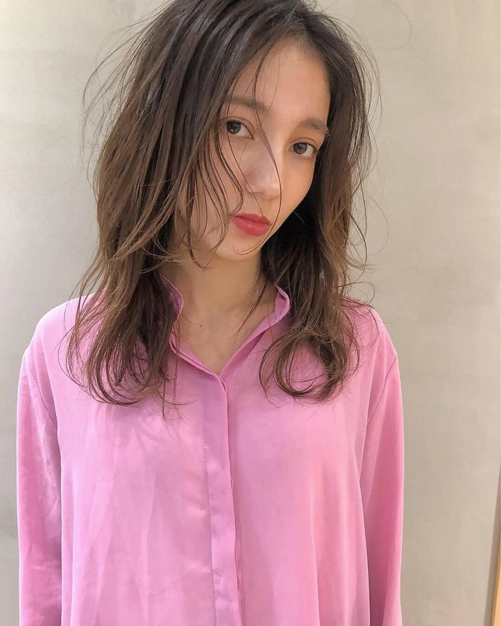 ミディアム 透明感🎀LOREN エリコ🌈のヘアスタイル