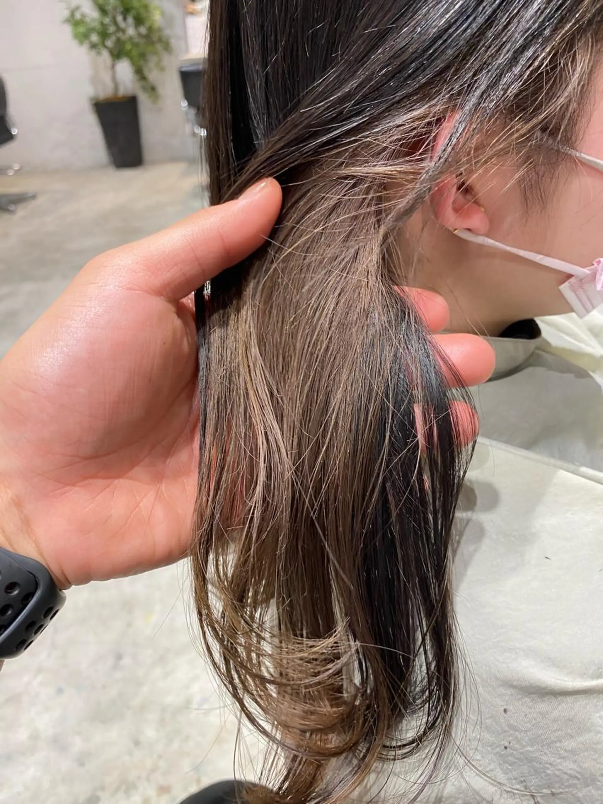 カラー ベージュカラー インナーカラー ミルクティーベージュ ヘアカラー 髪質改善/縮毛矯正 レイヤー/松川匠のヘアスタイル