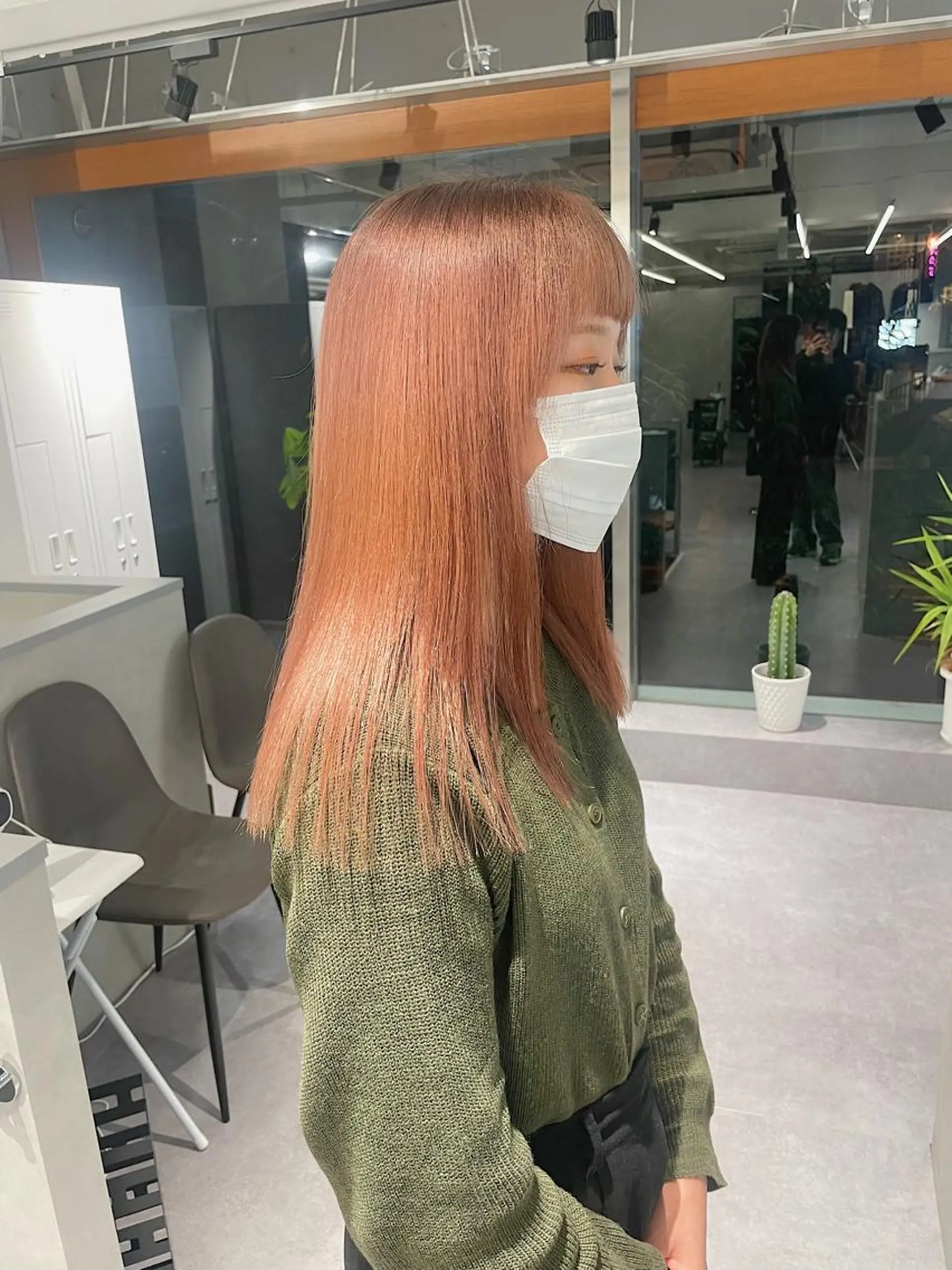 ロング カラー アッシュ バレイヤージュ ベージュカラー 黒髪 ブリーチ ikuma/ ミルクティーのヘアスタイル