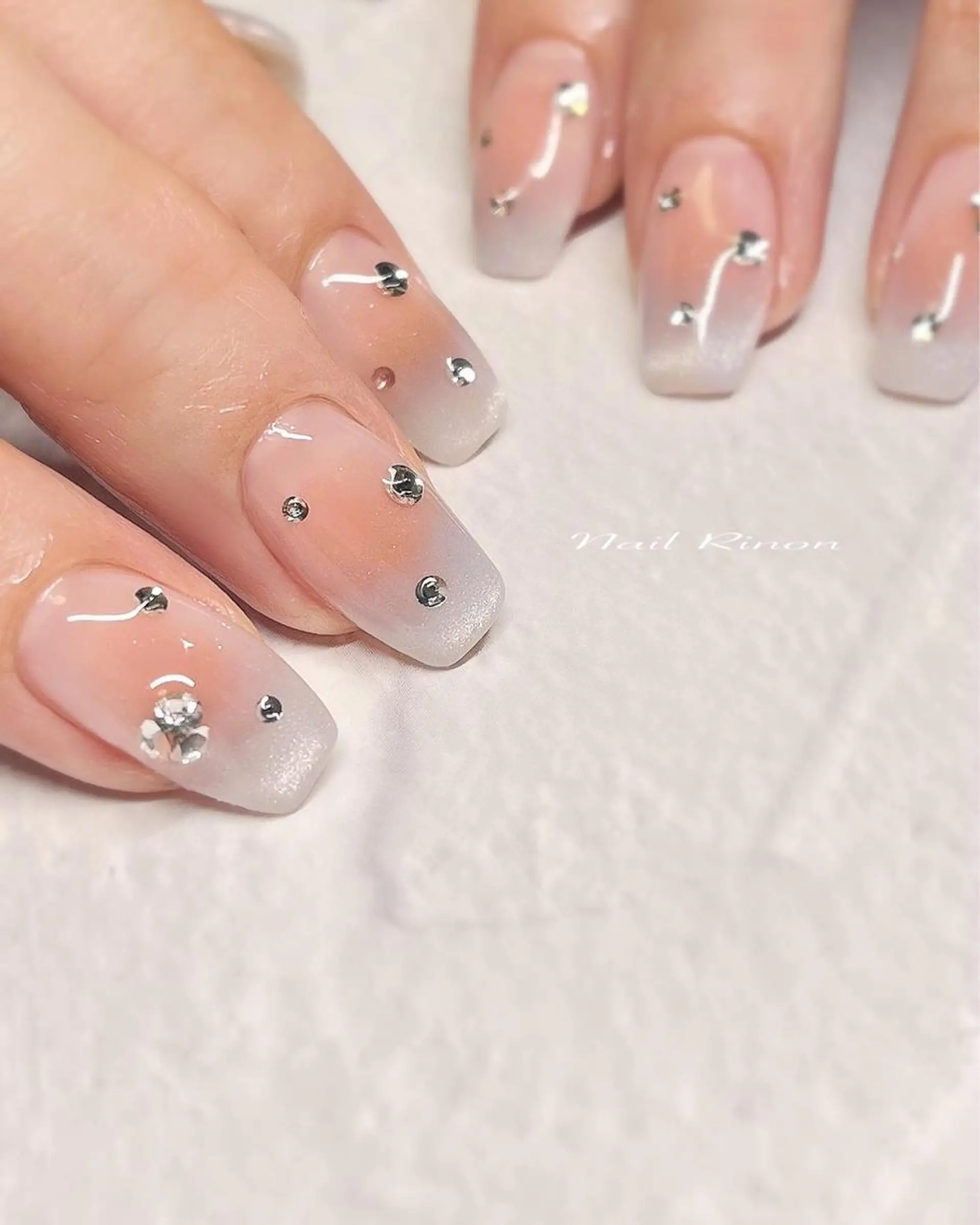 ネイル チークネイル ハンドネイル Nail Rinonのネイルデザイン