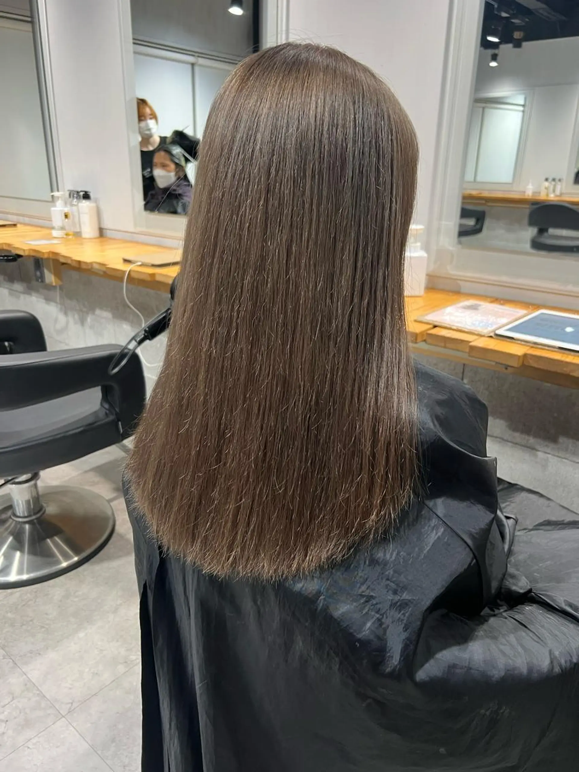 セミロング メンズレディース お任せください伊織のヘアスタイル
