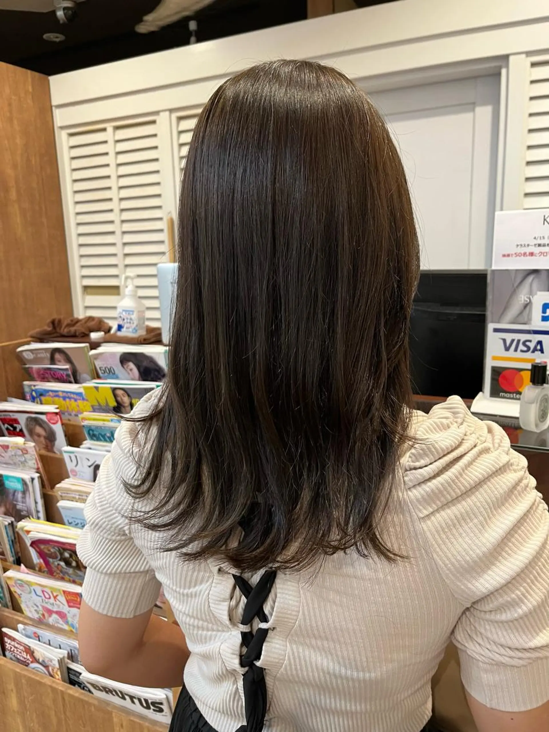 セミロング カラー ベージュカラー オリーブベージュ カット ヘアカラー yuri🌼 NUMBER 天王寺のヘアスタイル