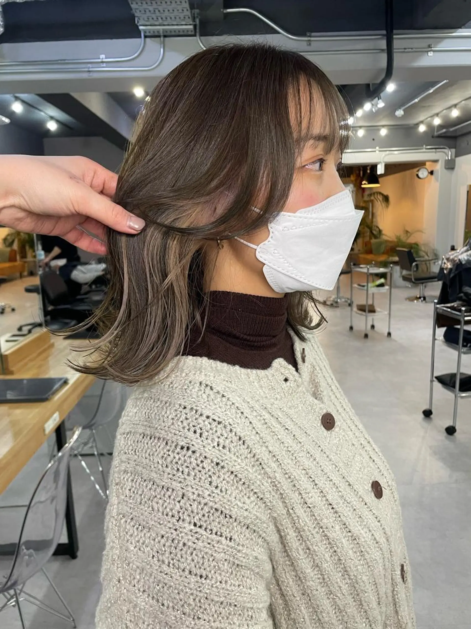 ミディアム 倉辻 香奈子のヘアスタイル