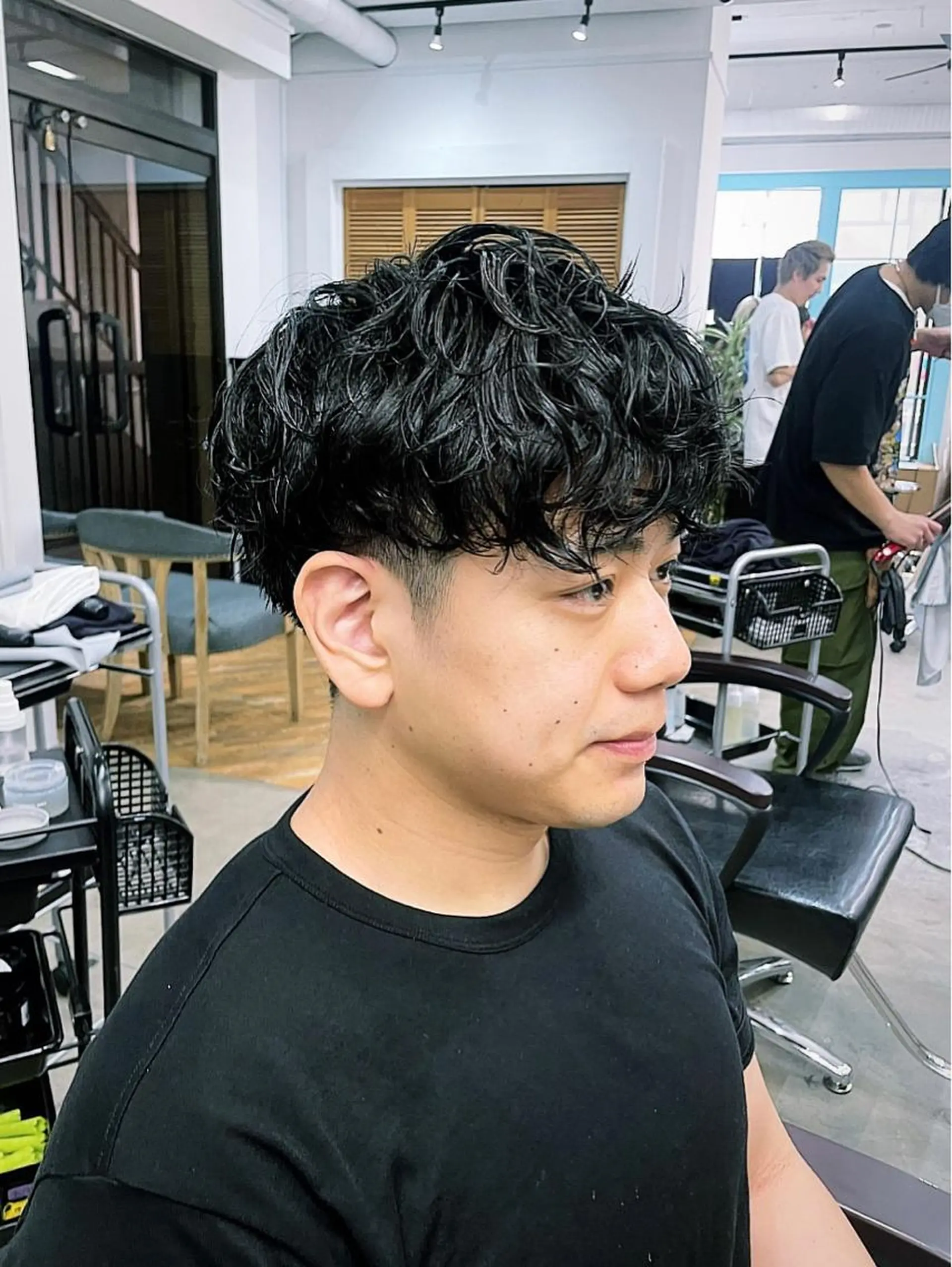 パーマ メンズ メンズパーマ スパイラルパーマ RIN／韓国ヘア レイヤーカットのヘアスタイル