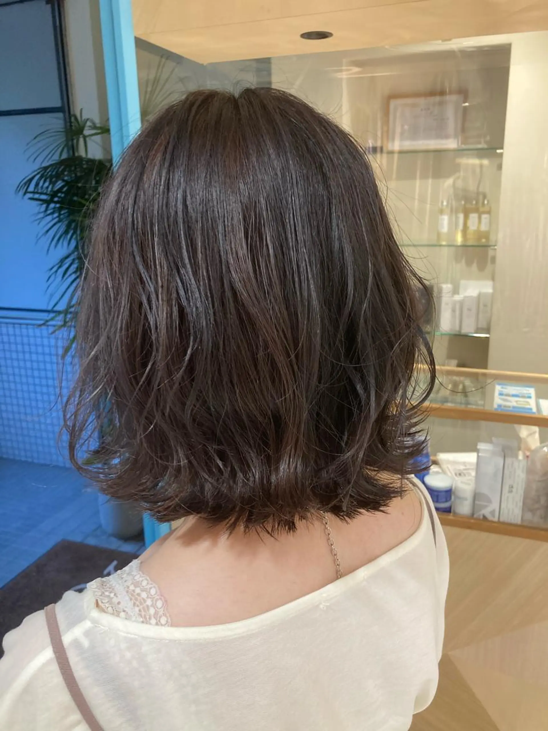 ショート カラー グレージュ ラベンダーカラー ラベンダーグレージュ ラベンダーグレー カット パーマ トリートメント 大岩 茉愉のヘアスタイル