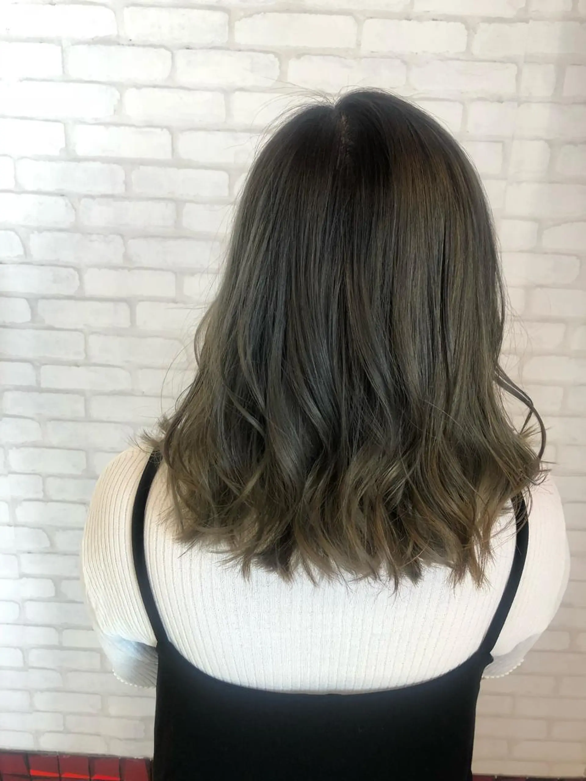 セミロング カラー ブリーチ グレージュ 巣鴨髪質改善サロン 🌈NONOKAのヘアスタイル