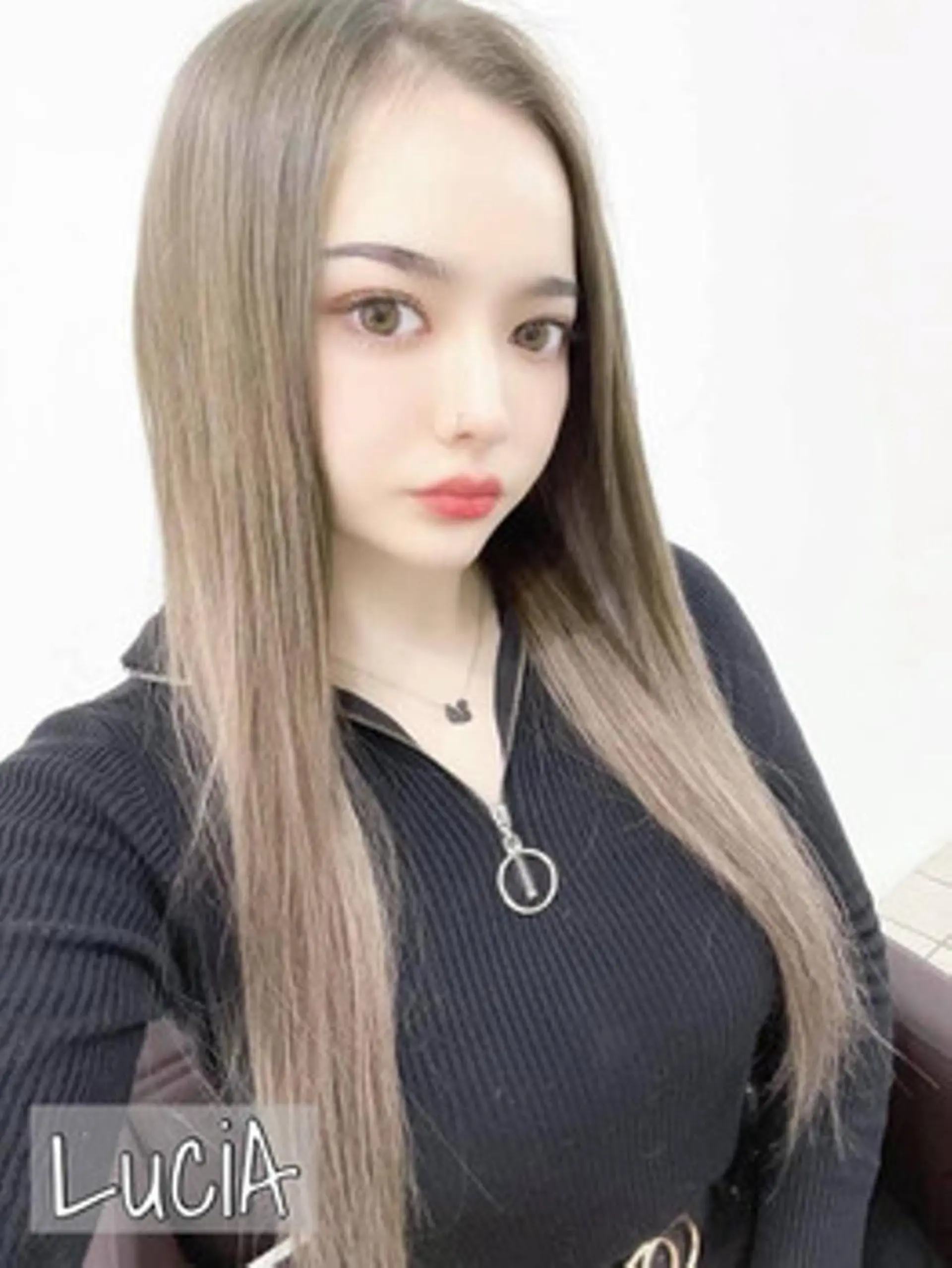 カラー ロング ヘアアレンジ LuciA RIANAのヘアスタイル