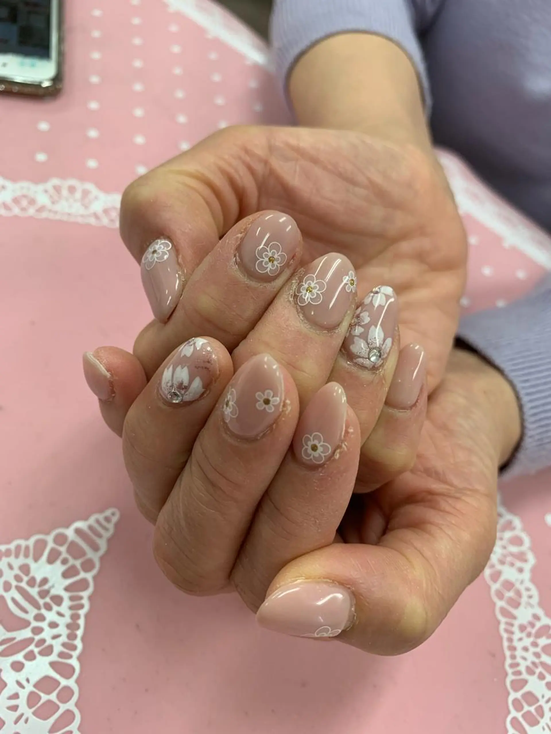 ネイル 指名支持率NO.1 スタイリストのヘアスタイル