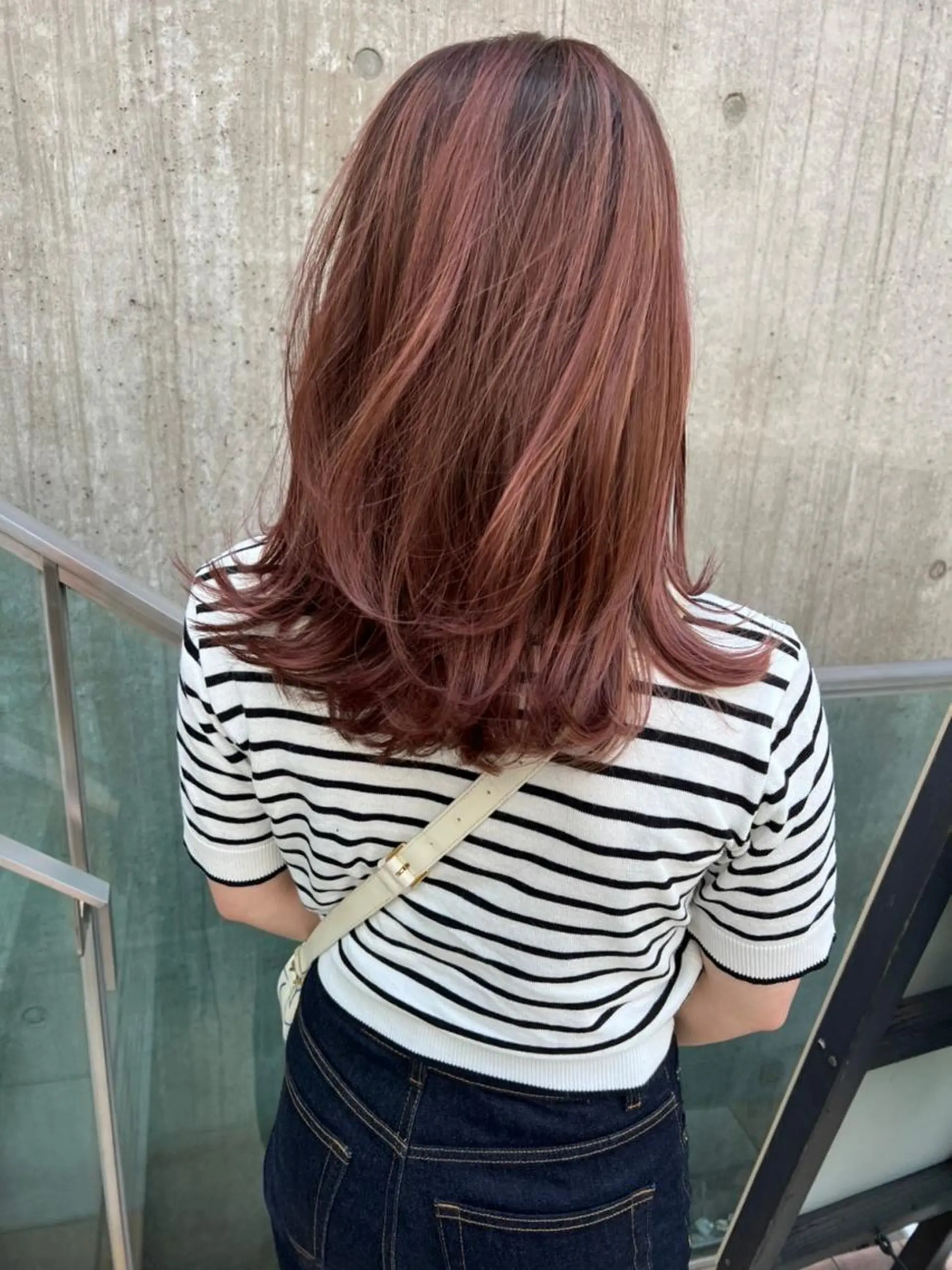 カラー アディクシーカラー アッシュ バレイヤージュ ベージュカラー ブリーチ newi 川崎店のヘアスタイル