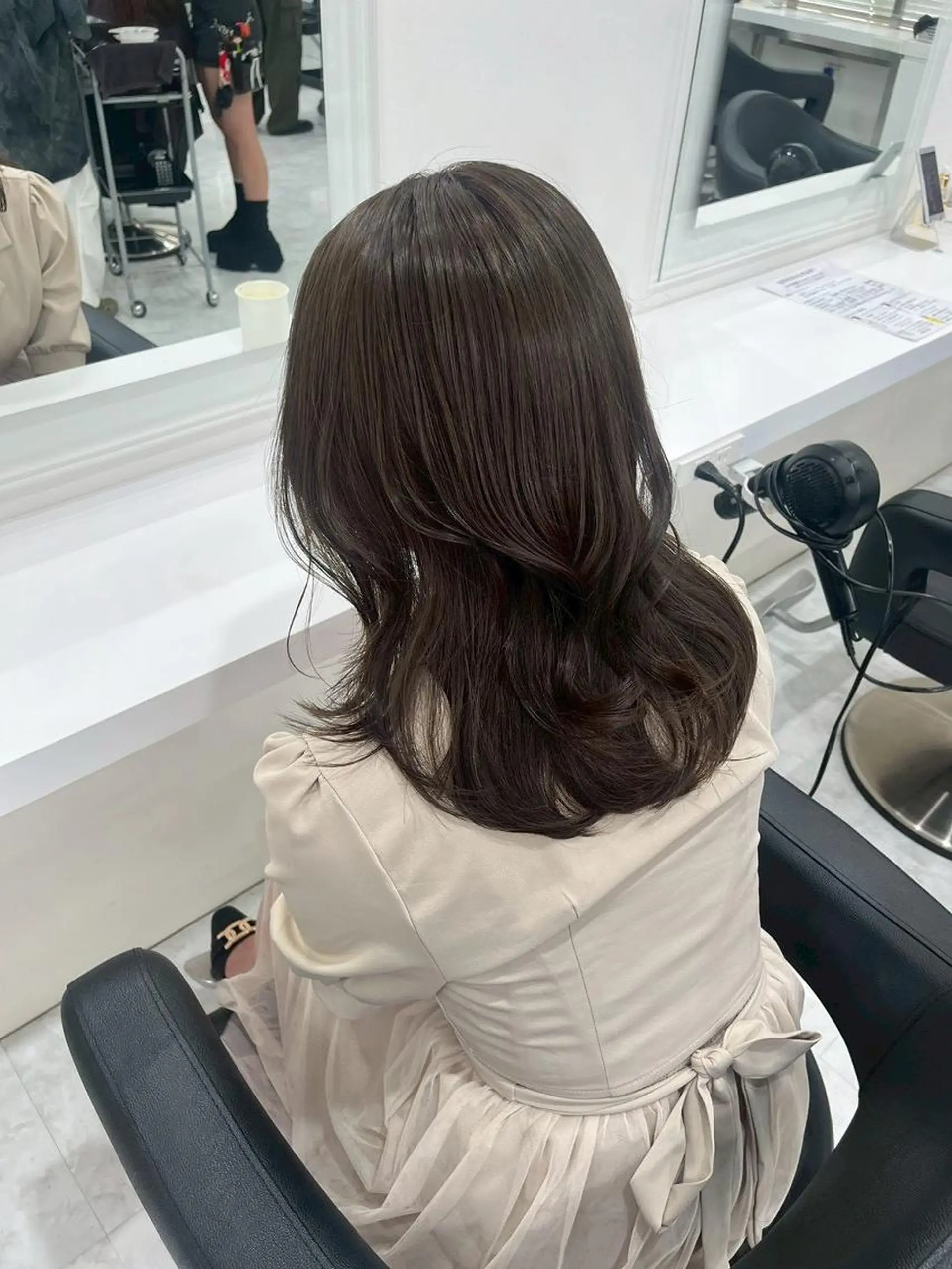 カラー トレンド×似合わせ 🤍艶モテヘア🤍のヘアスタイル