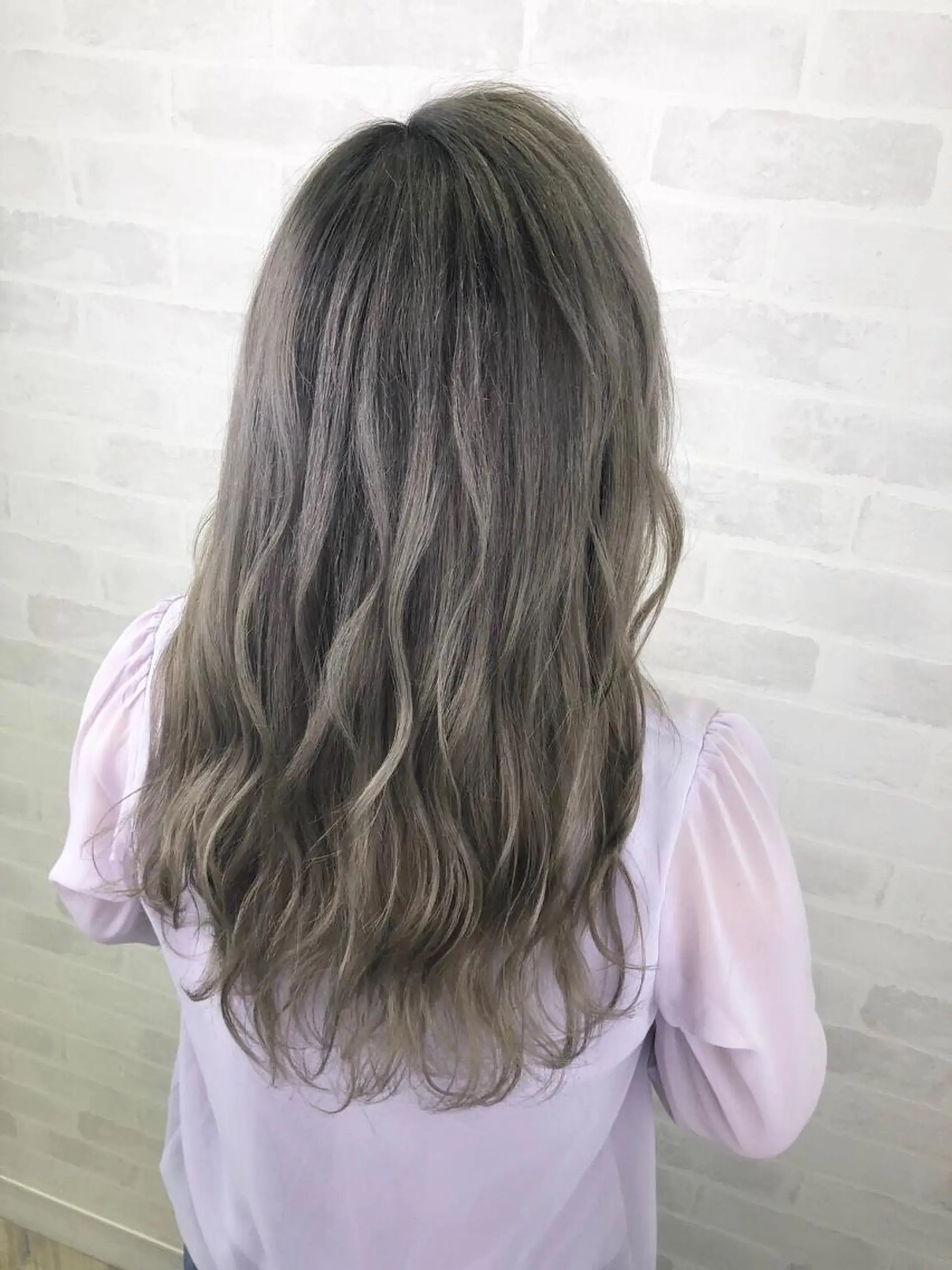 カラー デザインカラー Lienのヘアスタイル