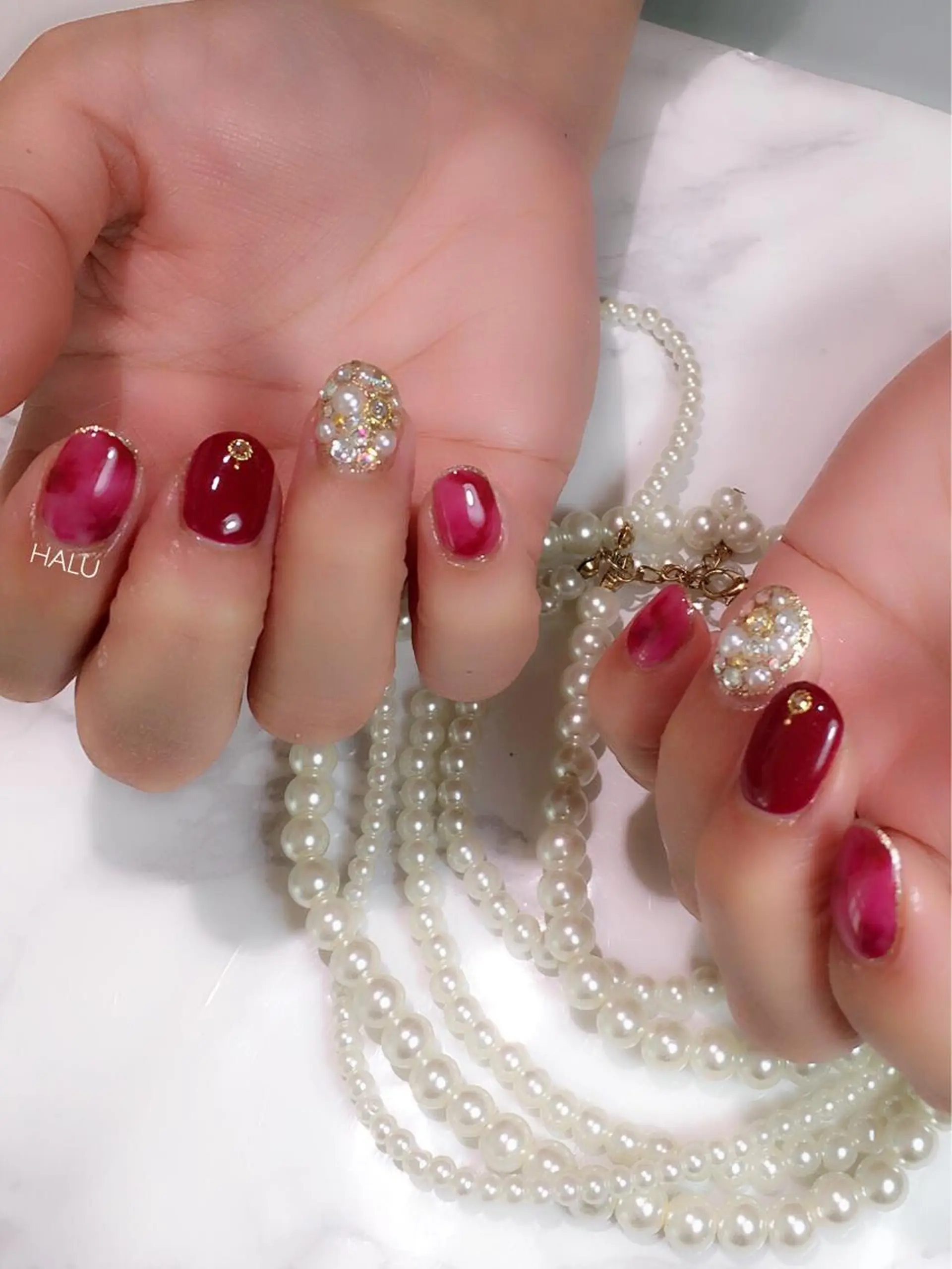 ネイル べっ甲ネイル キラキラネイル ニュアンスネイル 赤色 ストーンネイル HALU ハルのネイルデザイン