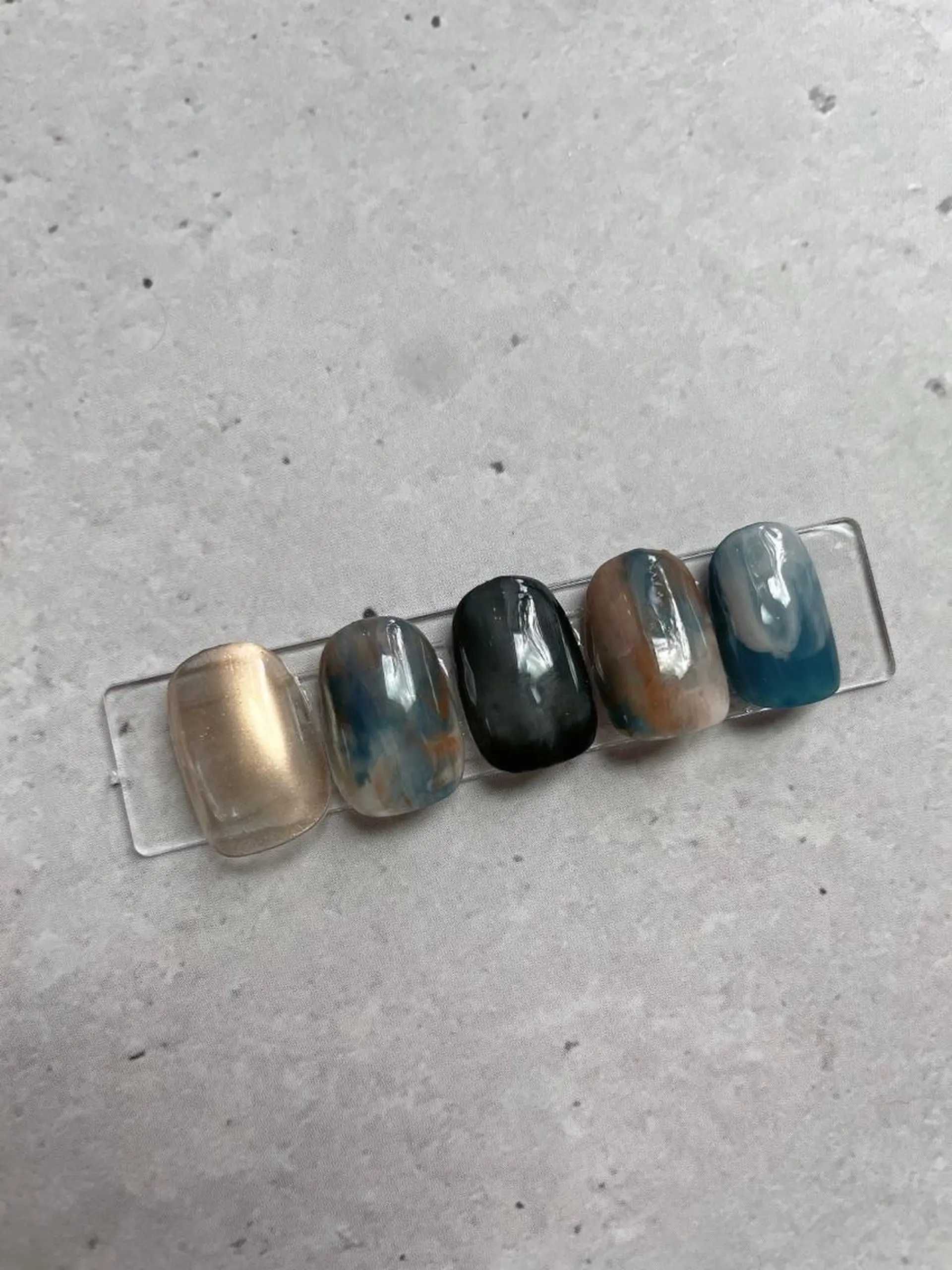 ネイル ハンドネイル Slow.Nail Tomomiのネイルデザイン