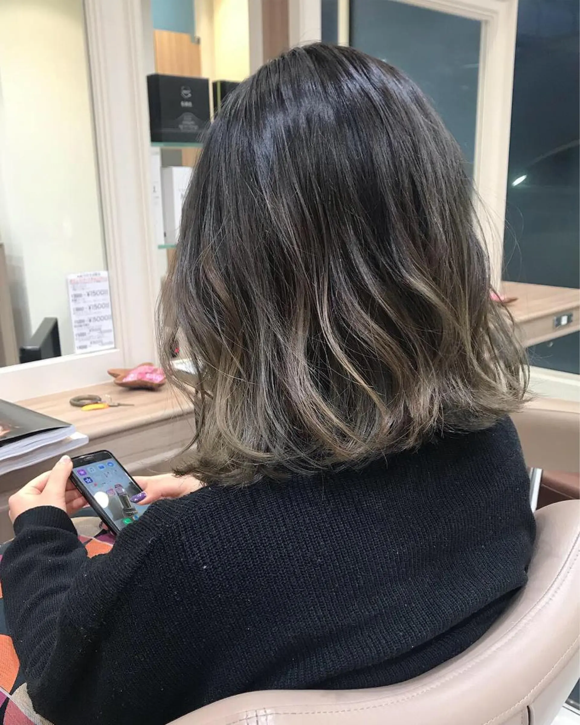 ミディアム カラー バレイヤージュ レイヤーカット ヘアカラー トリートメント ウエモト　タク ショート/レイヤーのヘアスタイル