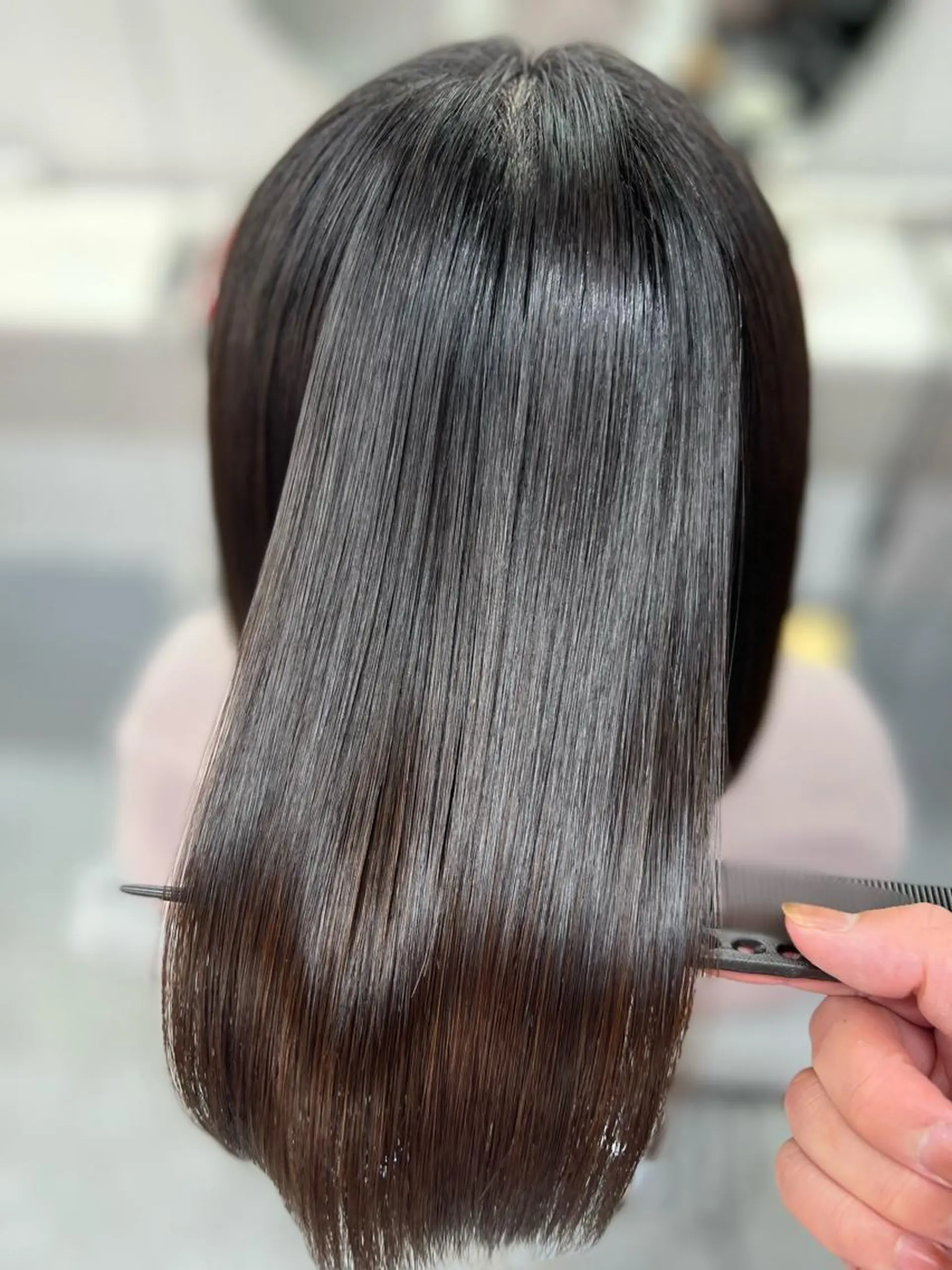 セミロング カラー IROHA所属・髪質改善縮毛矯正なら ✨伊藤佳祐✨のヘアスタイル