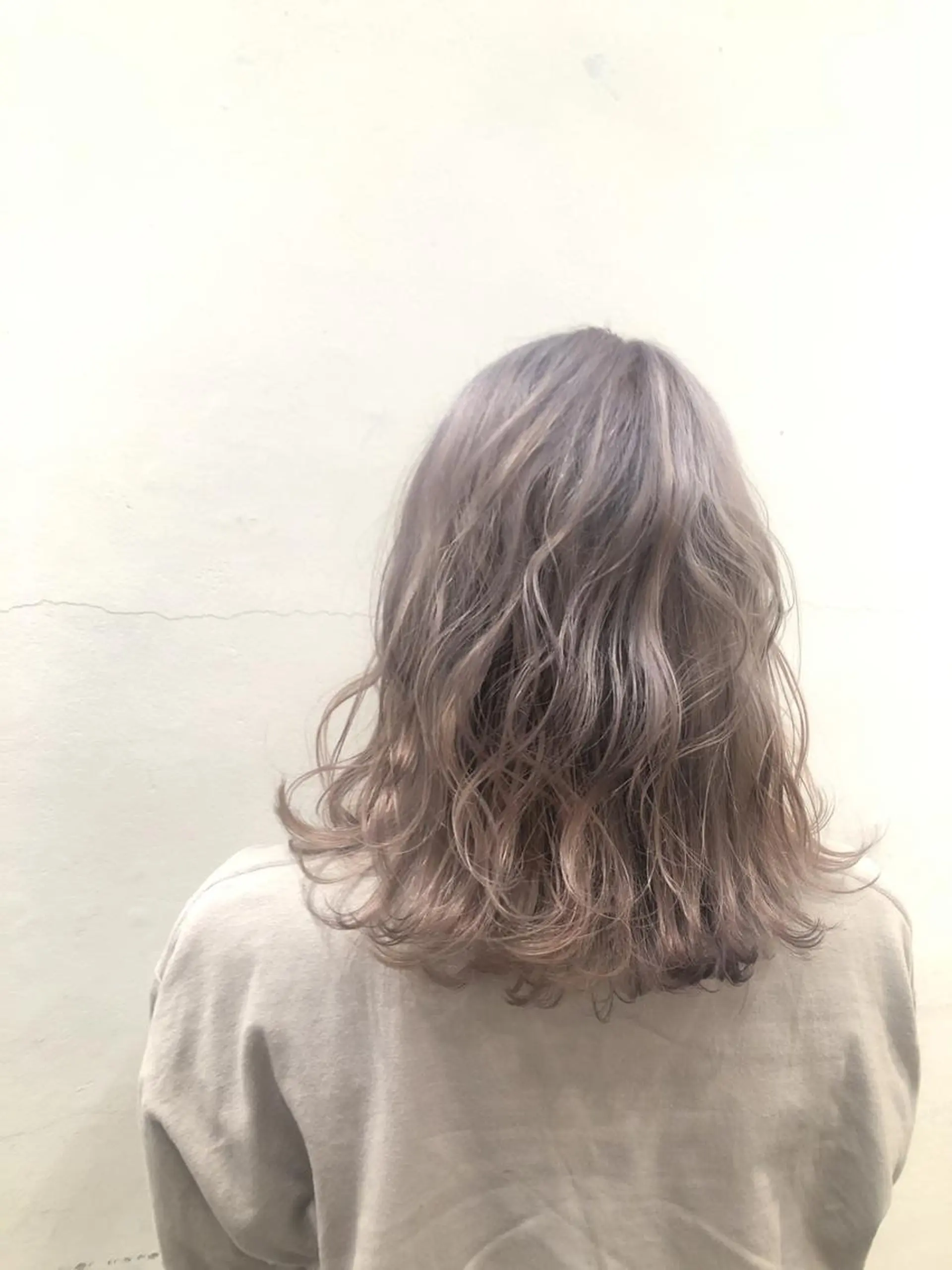 セミロング ヘアカラー トリートメント SOLA .のヘアスタイル