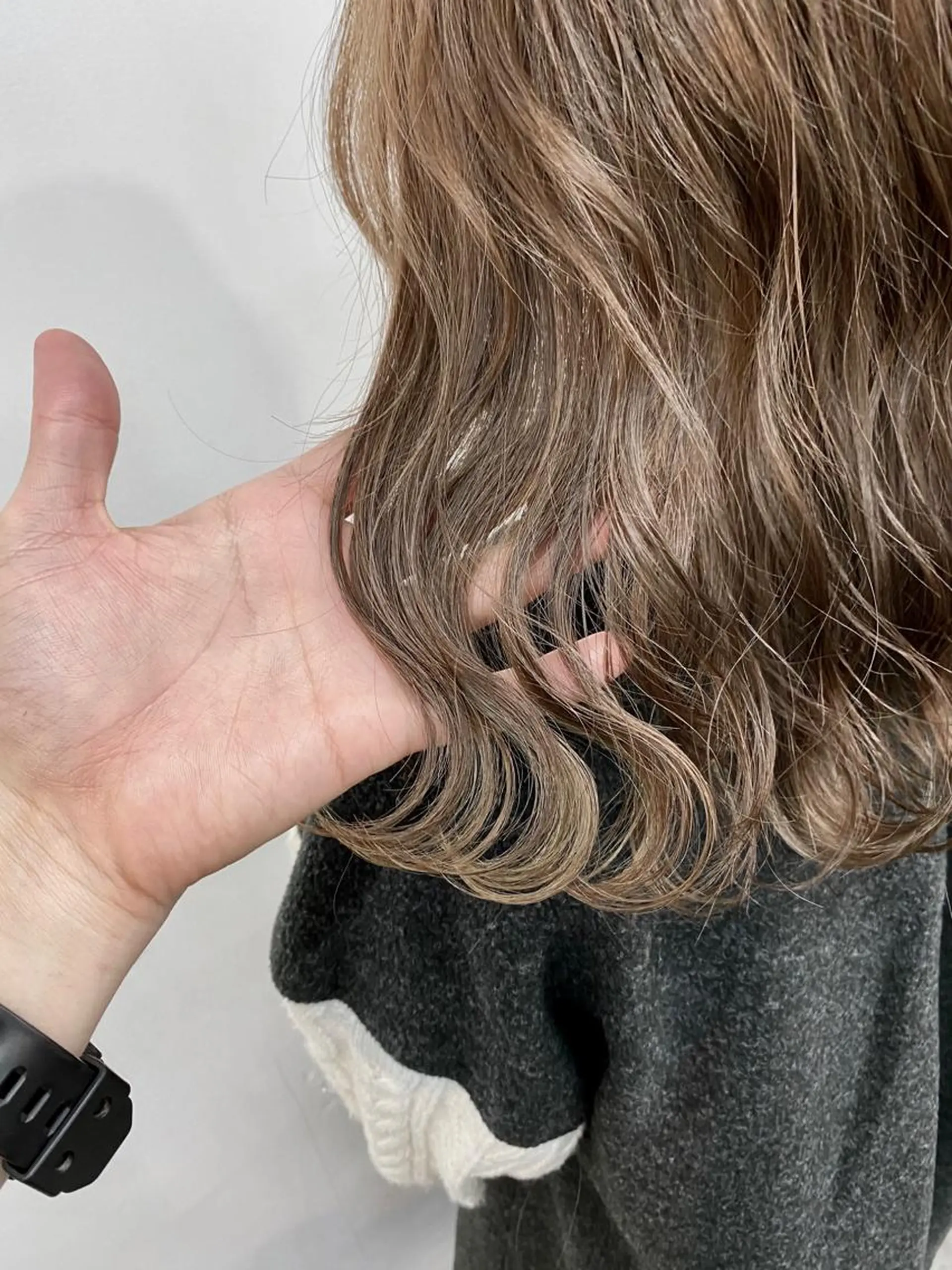 ミディアム カラー ☘️ブリーチ/ハイト ーン/レイヤー/のヘアスタイル