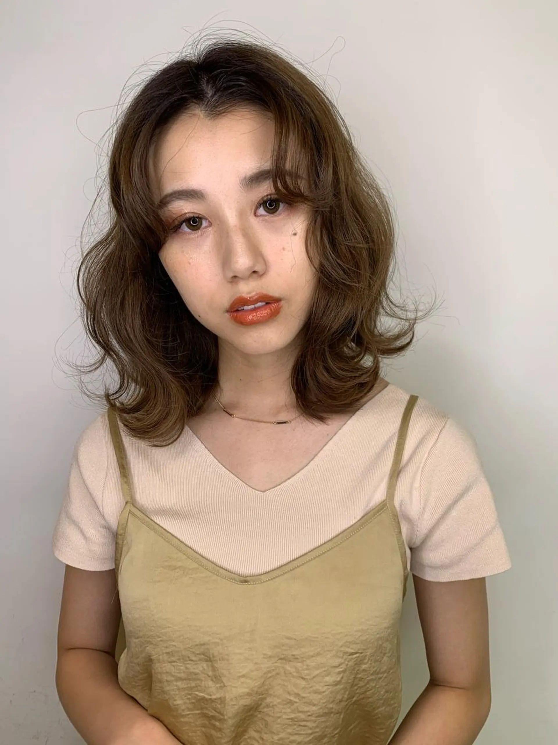 ショート カラー 透明感/オリーブ/ グレージュ/YUKAのヘアスタイル