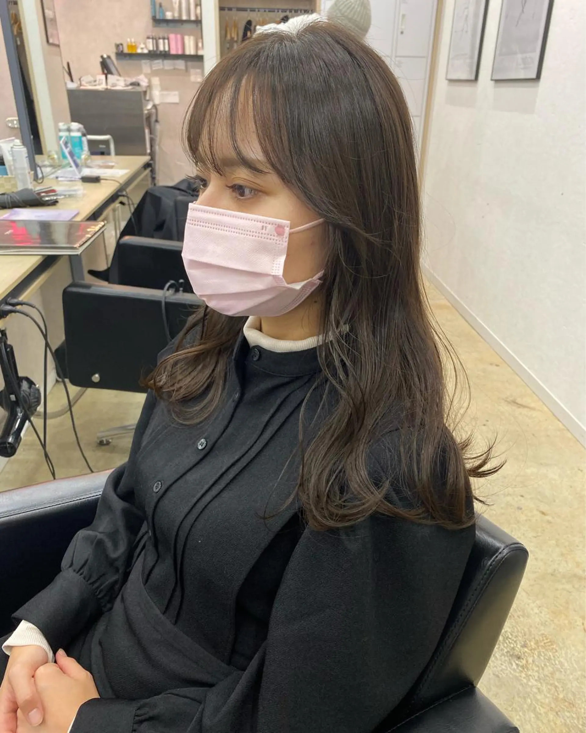 セミロング カラー オリーブ/アッシュ やわらか透明感カラーのヘアスタイル