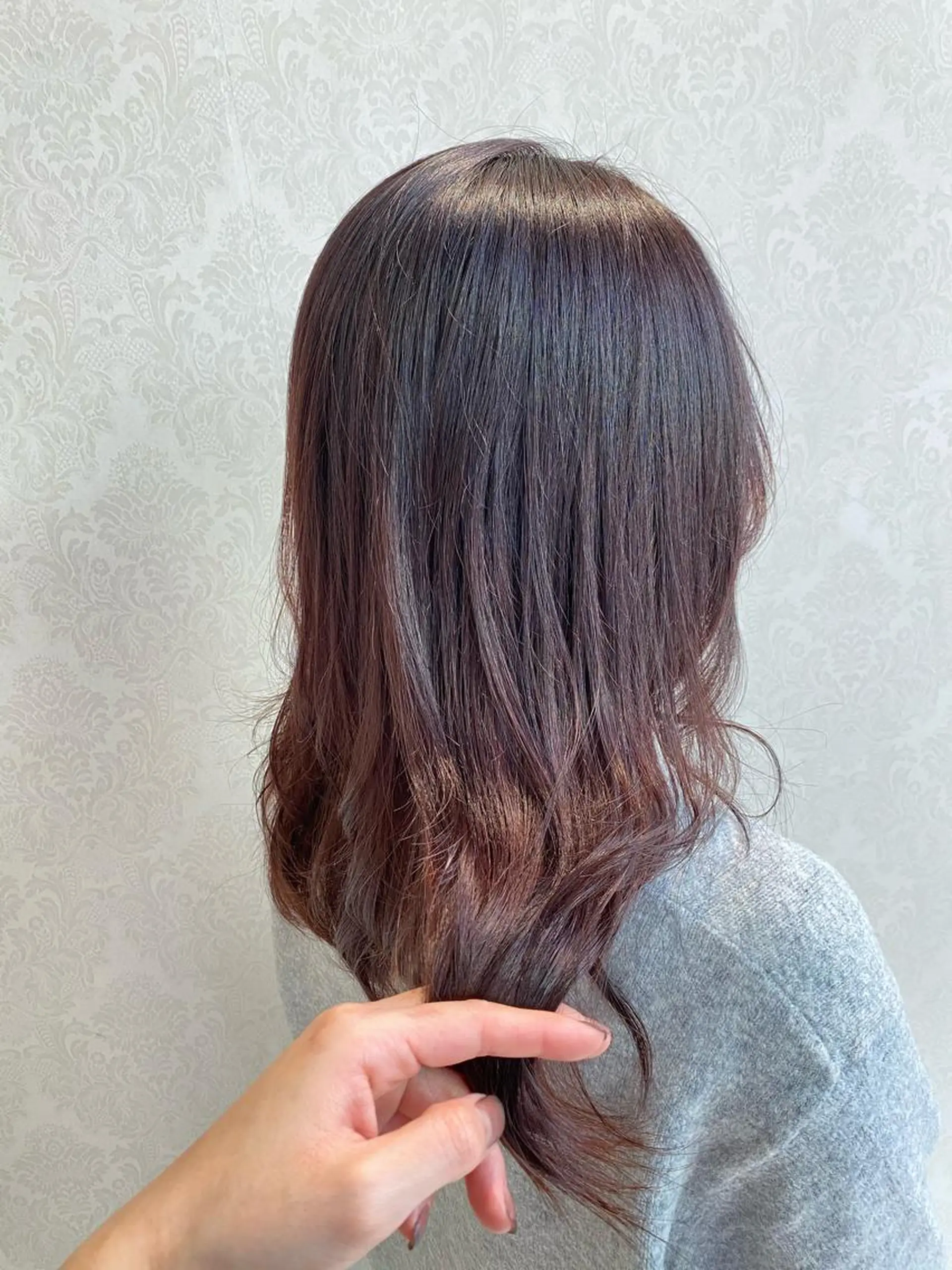セミロング カラー ラベンダーカラー カット ヘアカラー mori by little所属・デザインカラー✨新倉 佑奈のヘアスタイル