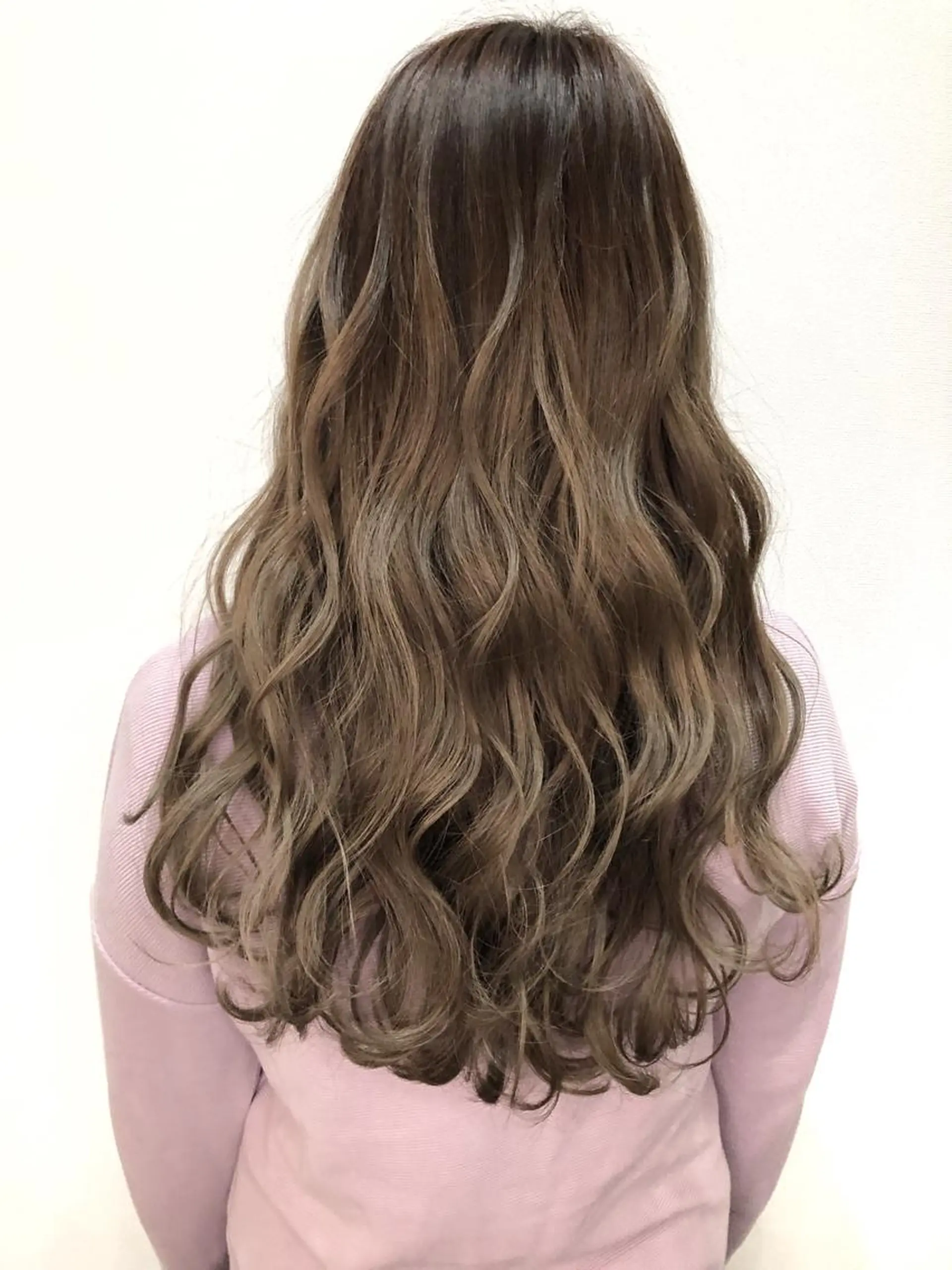ロング カラー 服部 樹季のヘアスタイル