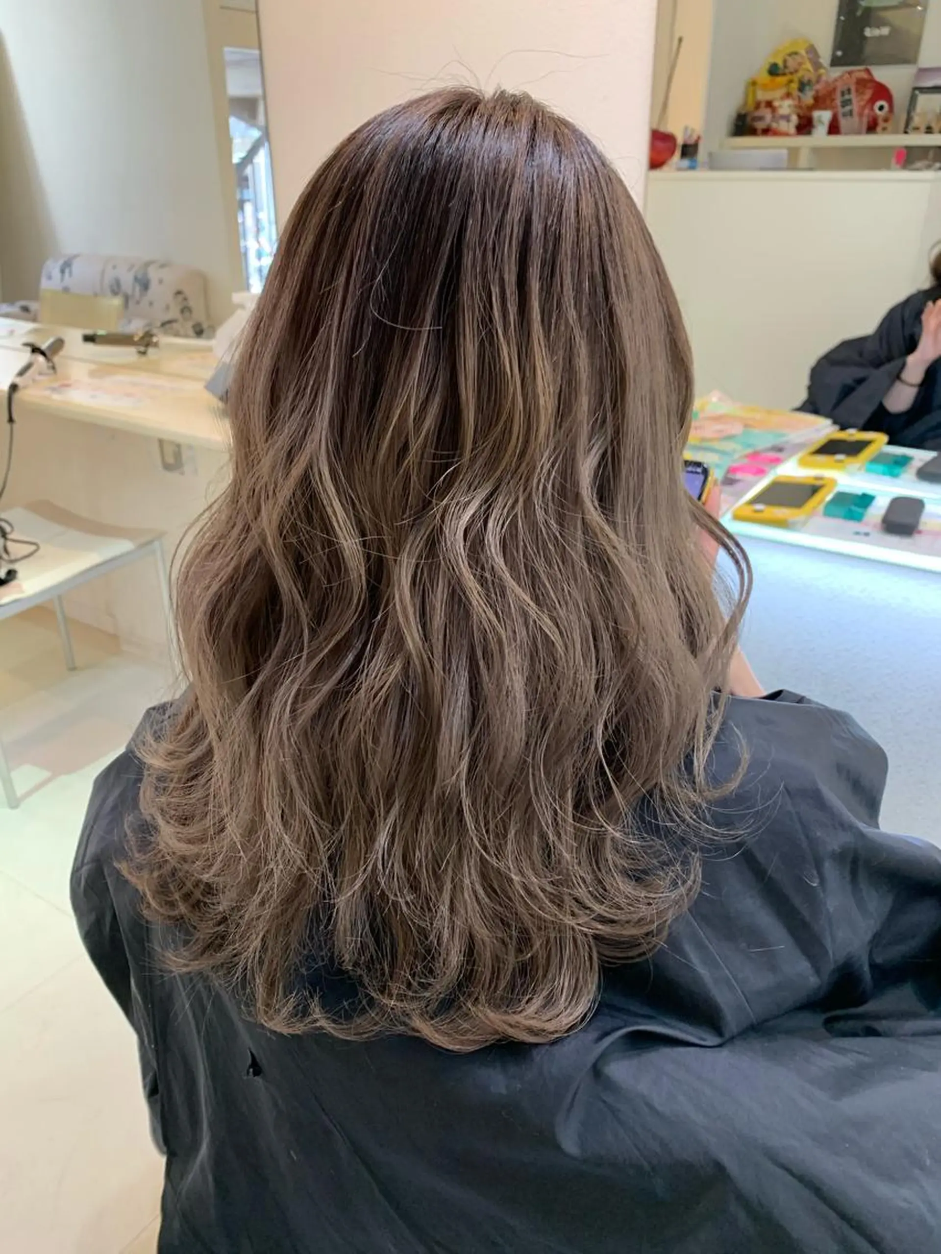 ミディアム カラー ブリーチ グラデーションカラー 渡辺 健太のヘアスタイル