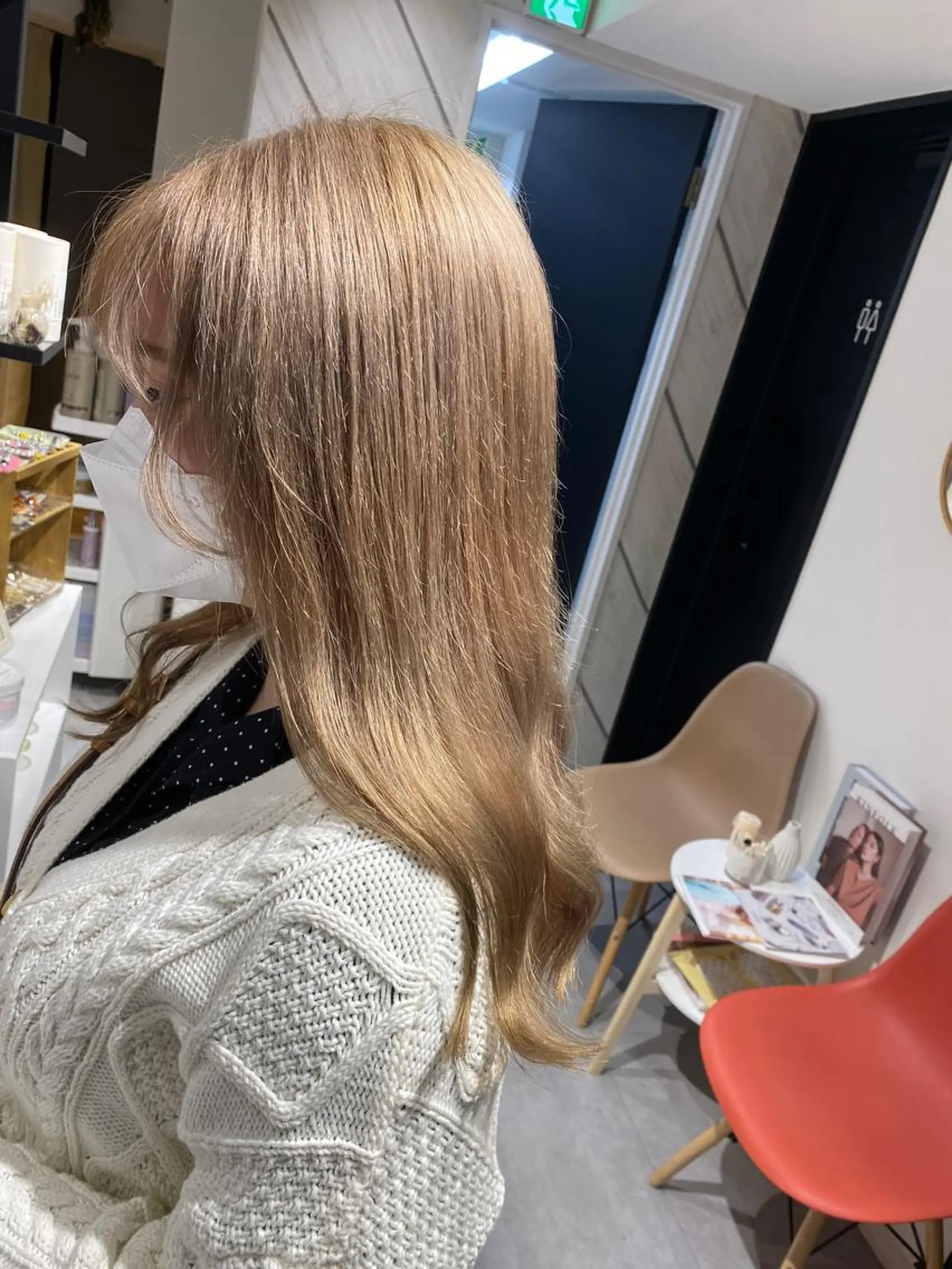 ロング カラー ヘアカラー ベージュ指名No1 加賀詩織のヘアスタイル