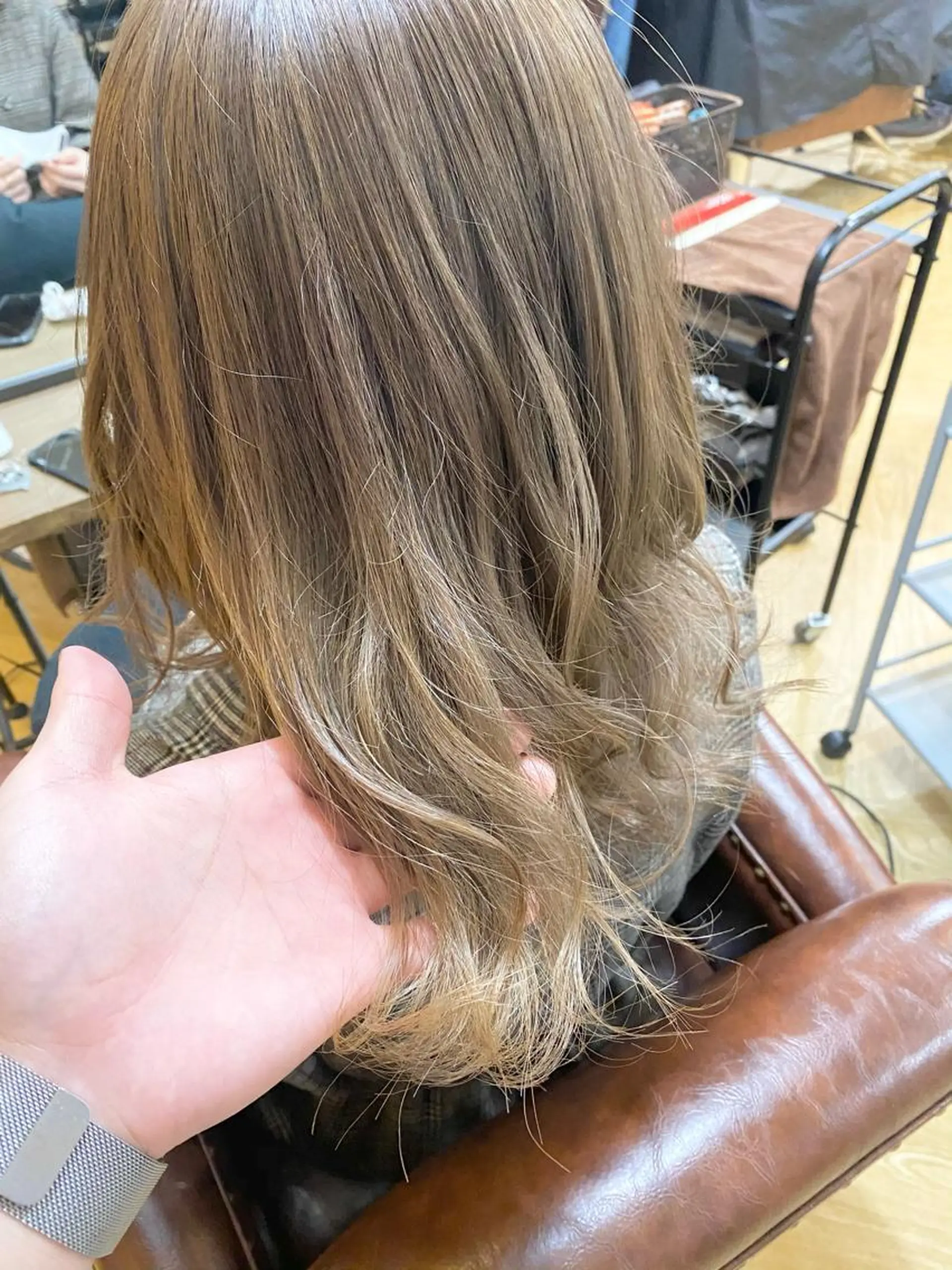 セミロング カラー 髪質改善 ヒデのヘアスタイル