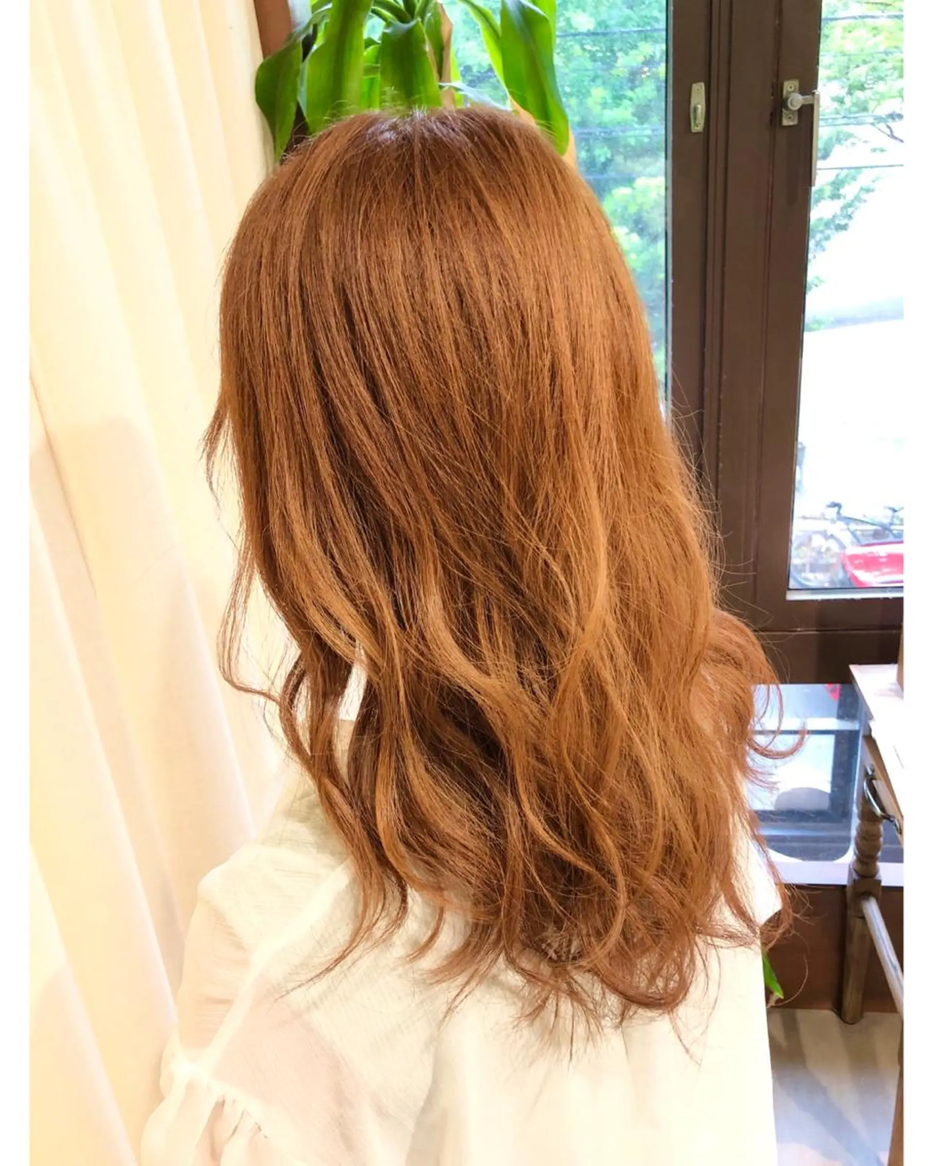 ロング カラー ベージュカラー オレンジ オレンジベージュ ヘアカラー トリートメント 💓シールエクステ ルミエールのヘアスタイル
