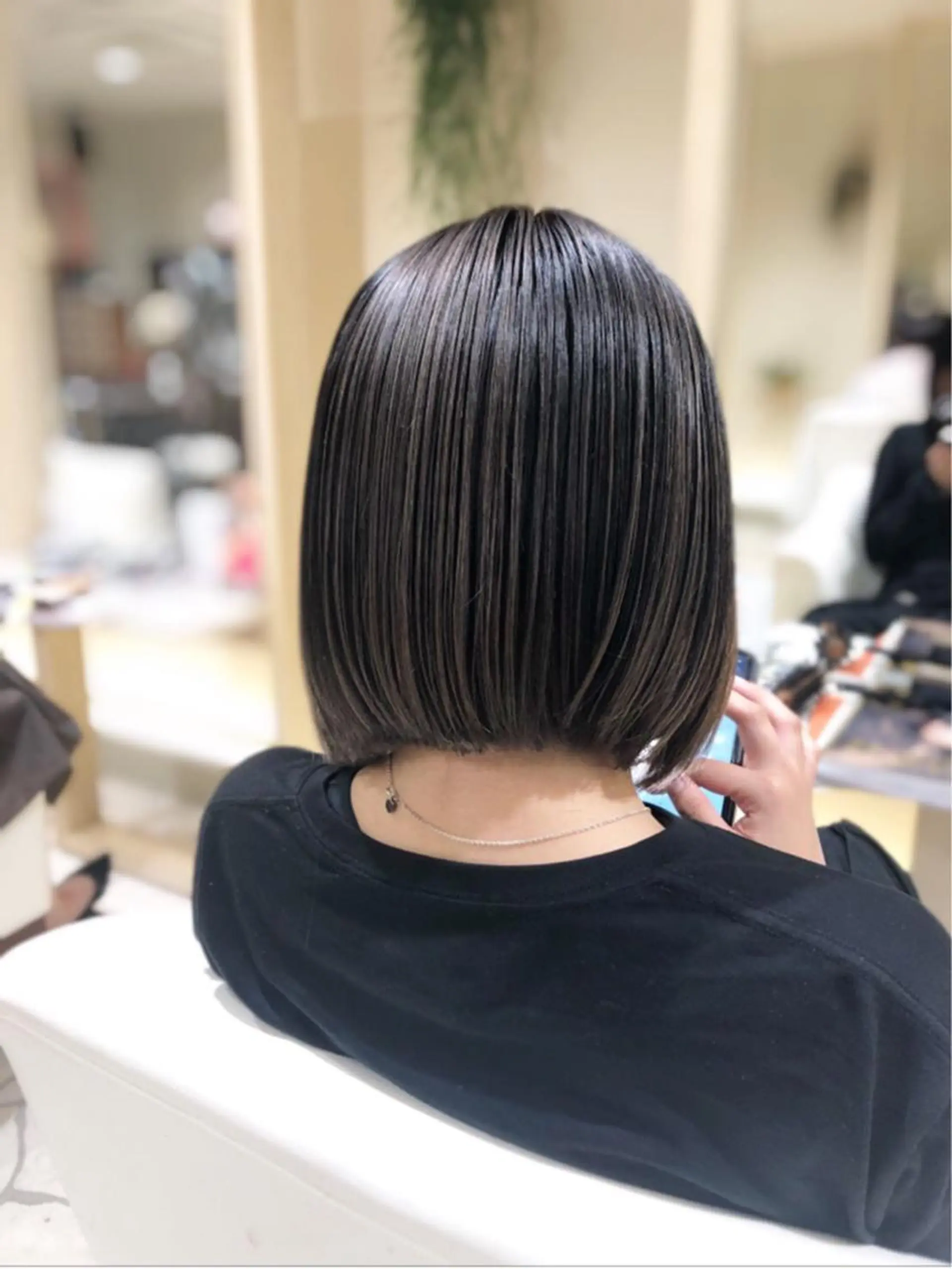 ミディアム カラー CYAN.矢場町店所属・三代 ゆりあのヘアスタイル