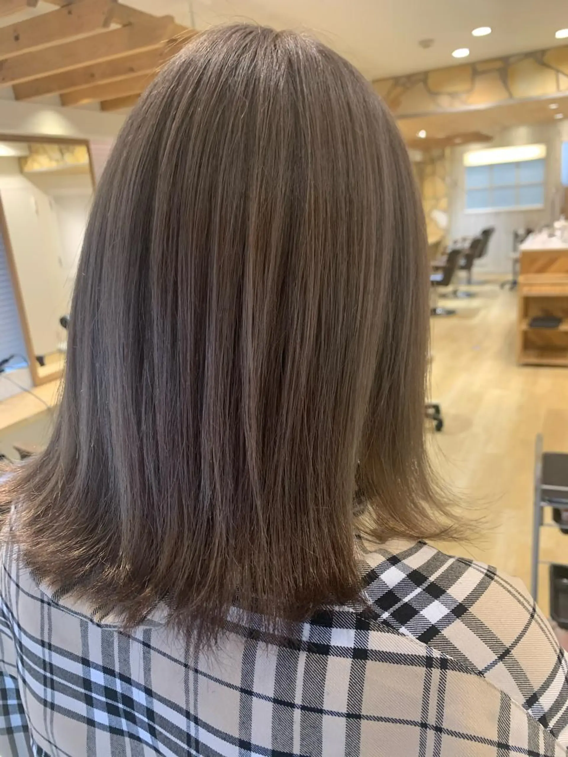 ミディアム ヘアカラー トリートメント 渋谷ハイトーン/ デザインカラー阿部のヘアスタイル