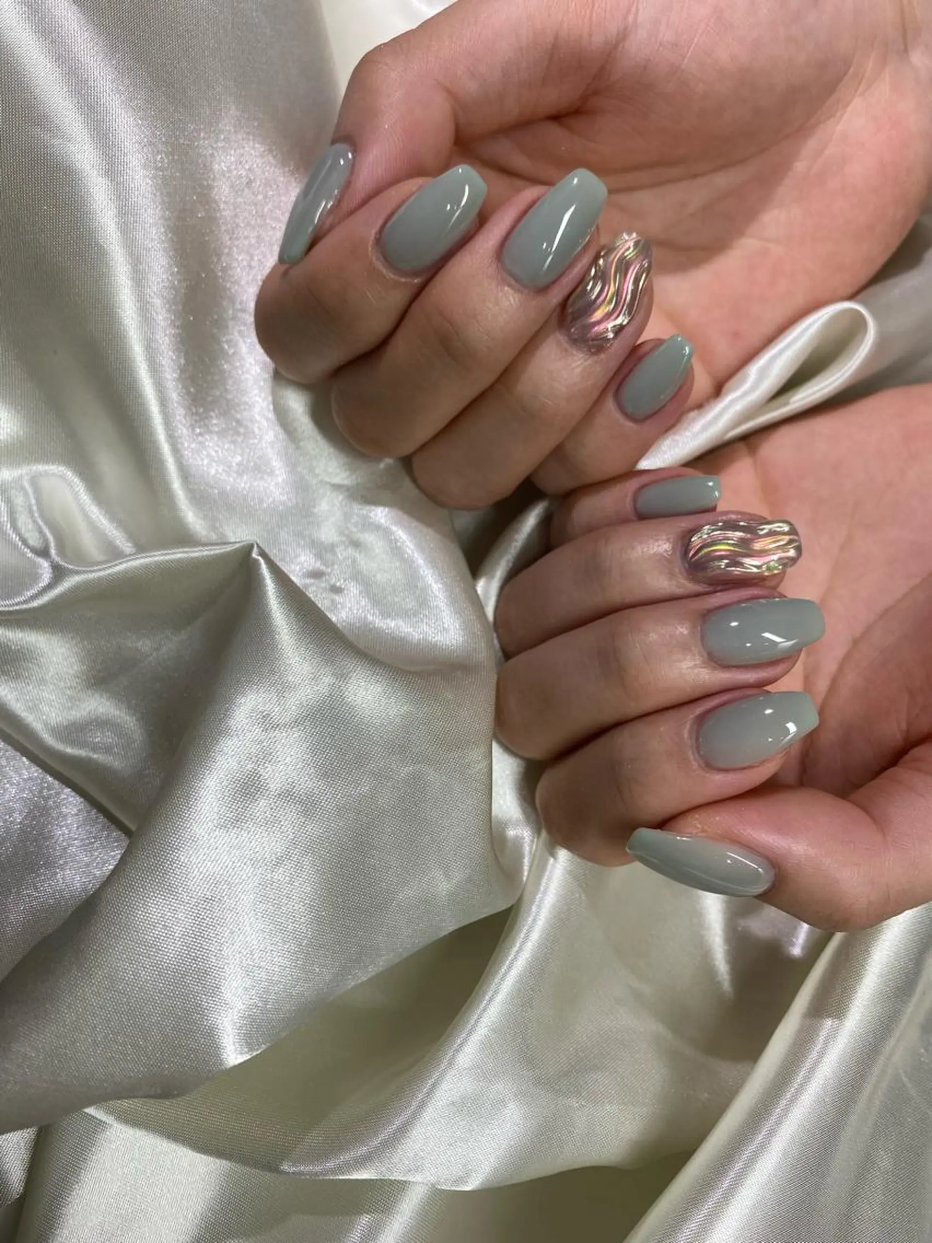 ネイル オーロラネイル グリーン ミラーネイル 持ち込み ニュアンスネイル ハンドネイル ハンドケア Charme. NOBUKOのネイルデザイン