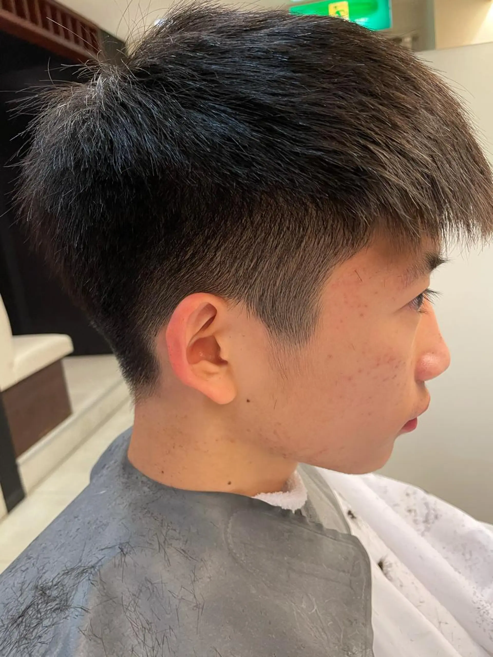 ショート こすげひろと カラー講師のヘアスタイル