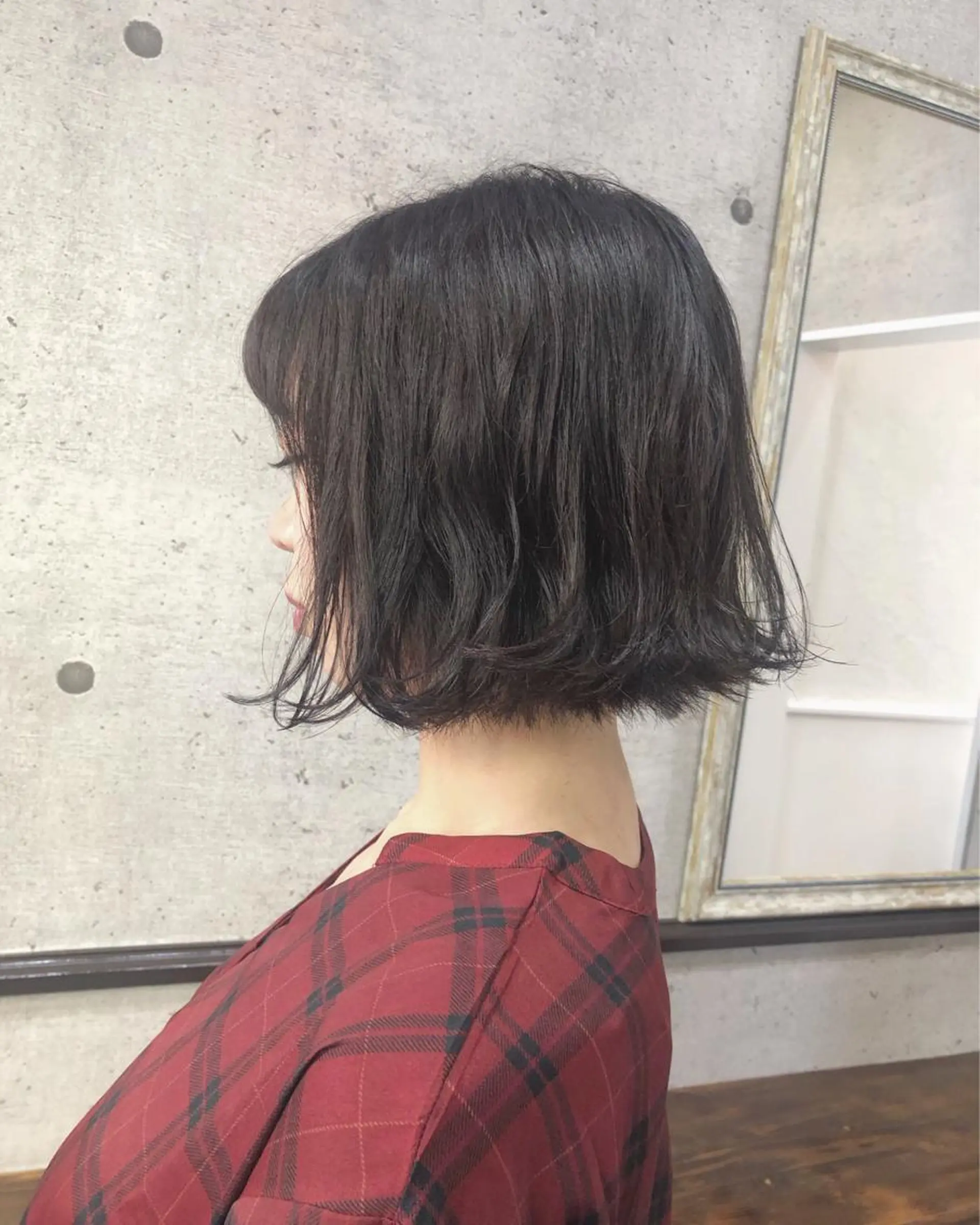 ショート カラー パープルカラー カット ヘアカラー 江原 彩華のヘアスタイル
