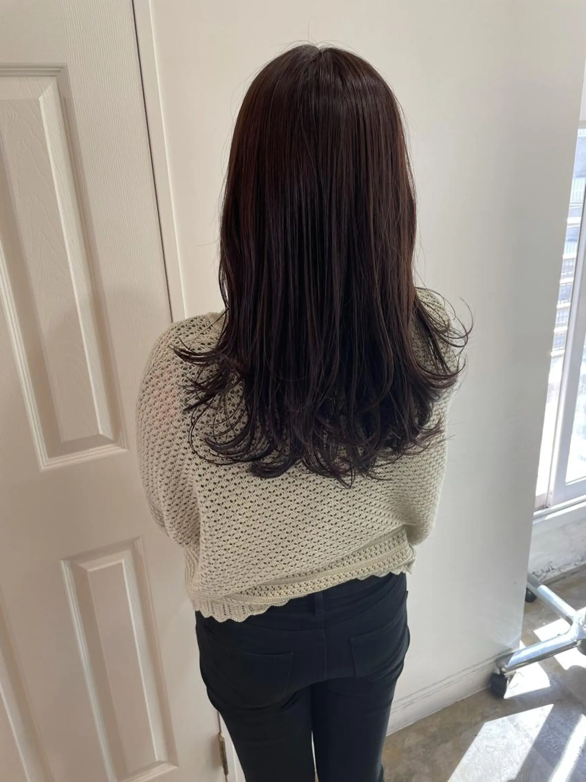 セミロング カラー カット ヘアカラー トリートメント MIOベージュカラー 柔らかいカラーのヘアスタイル