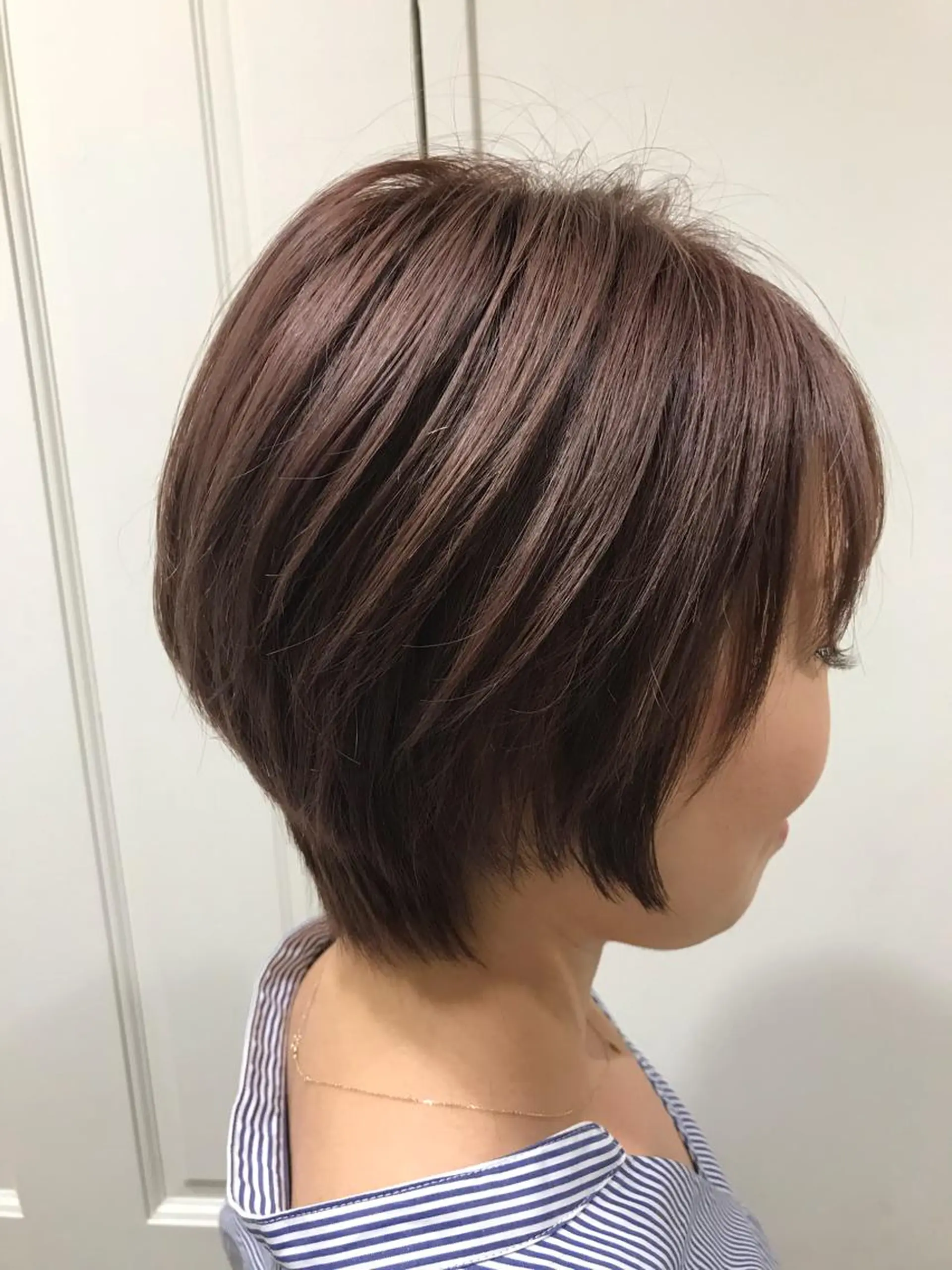 ショート アッシュ パープルカラー ショートヘア ヘアカラー トリートメント 渋谷ハイトーン/ デザインカラー阿部のヘアスタイル
