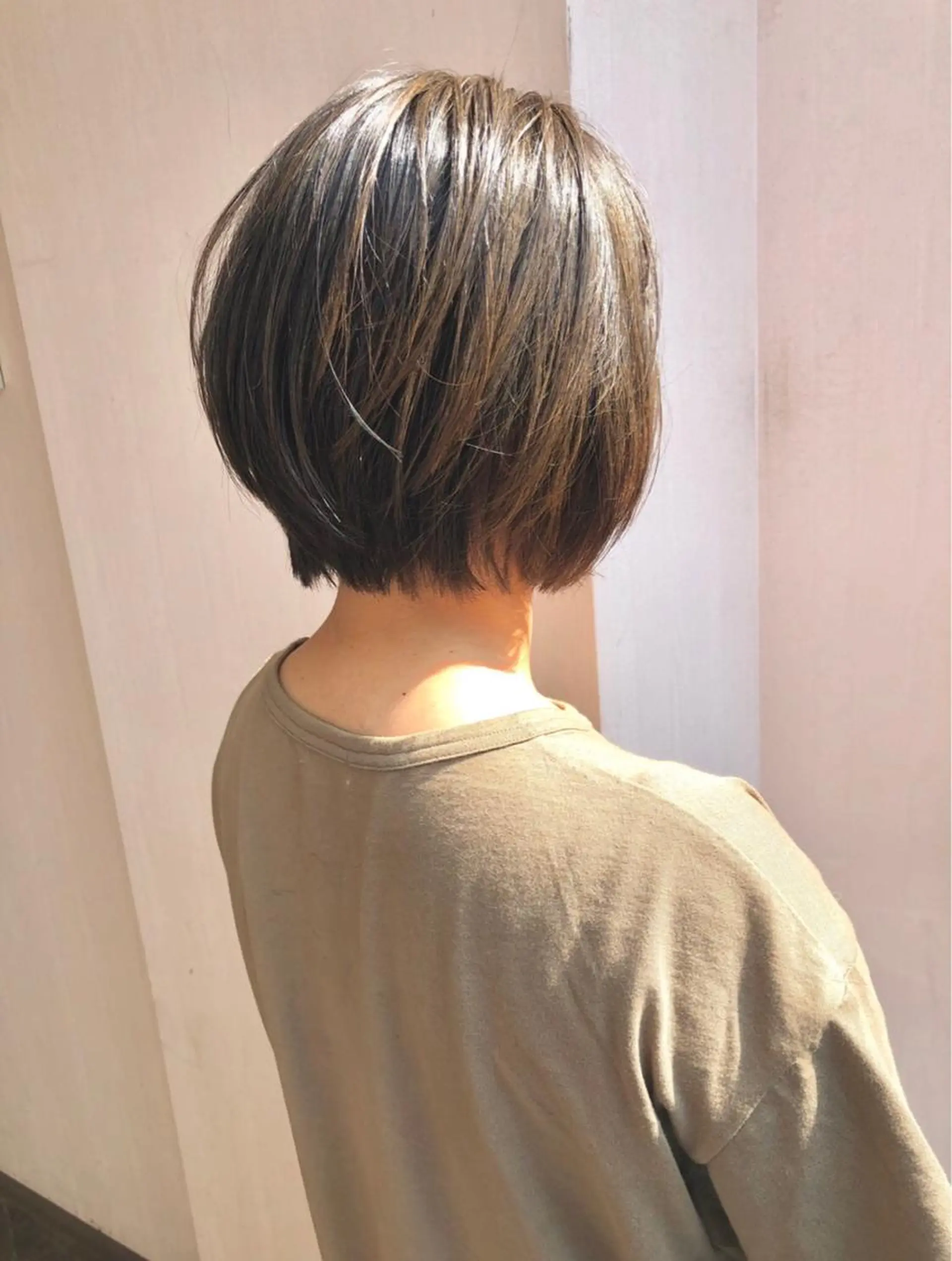 ショート カラー ベージュカラー ショートヘア 細川 亮のヘアスタイル