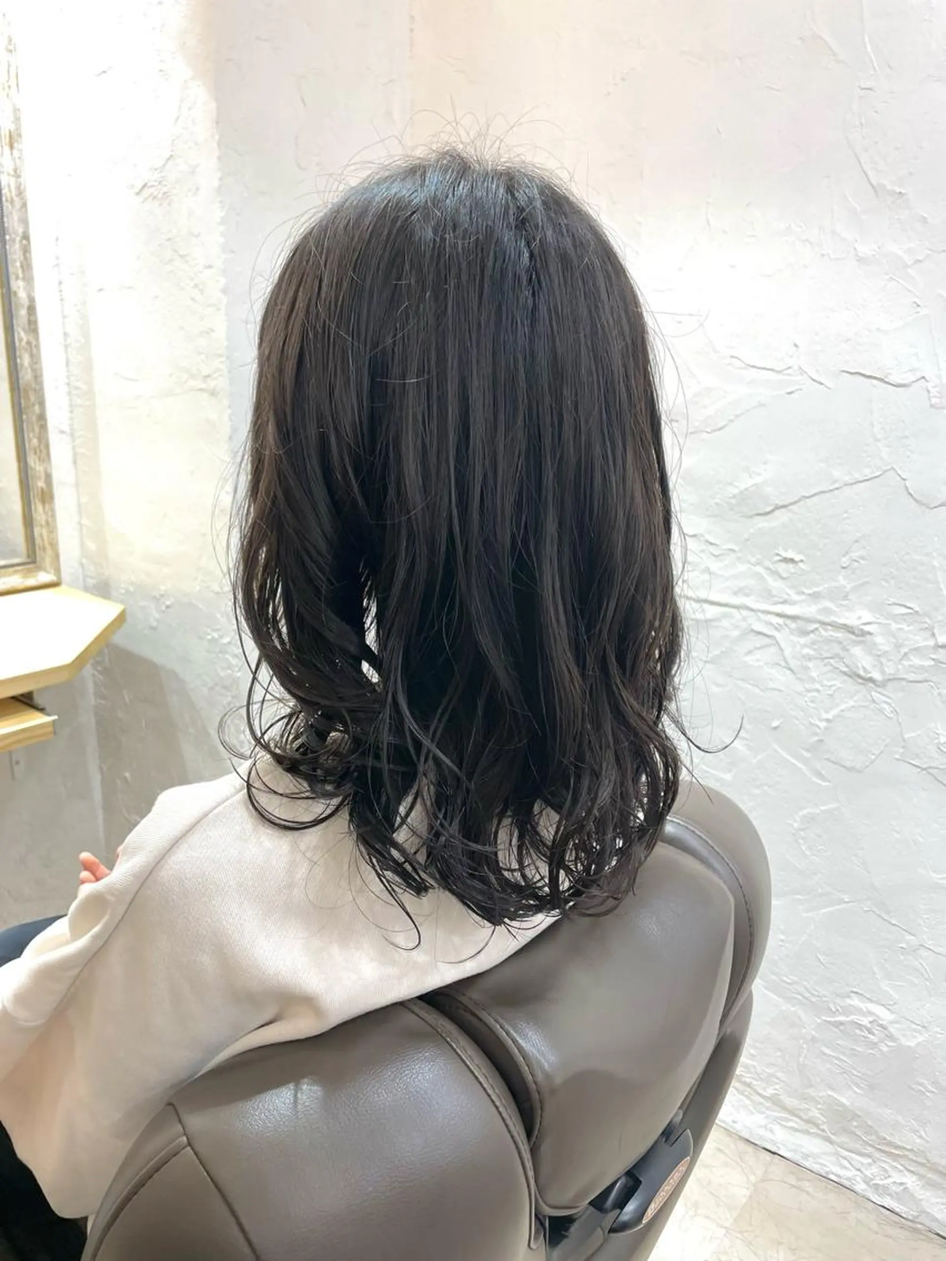 ミディアム パーマ 切りっぱなしボブ ミディアムパーマ ボブ ウルフカット 銀座No.1髪質改善 縮毛矯正/本木のヘアスタイル