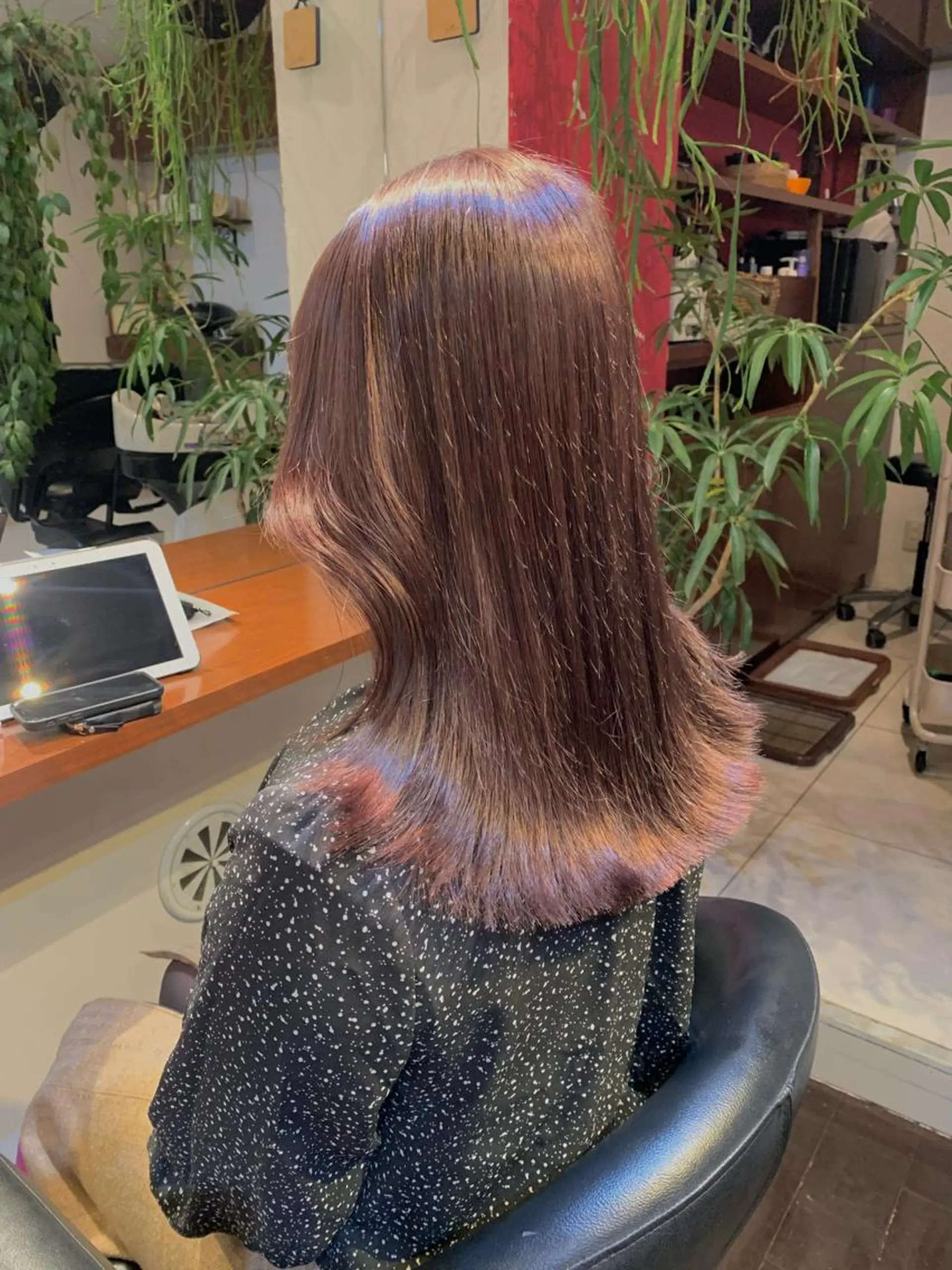 セミロング カラー ベージュカラー ブリーチ ケアブリーチ ラベンダーカラー ラベンダーベージュ カット ヘアカラー トリートメント 柔らかブラウン/顔周 りレイヤー♡ユウシのヘアスタイル