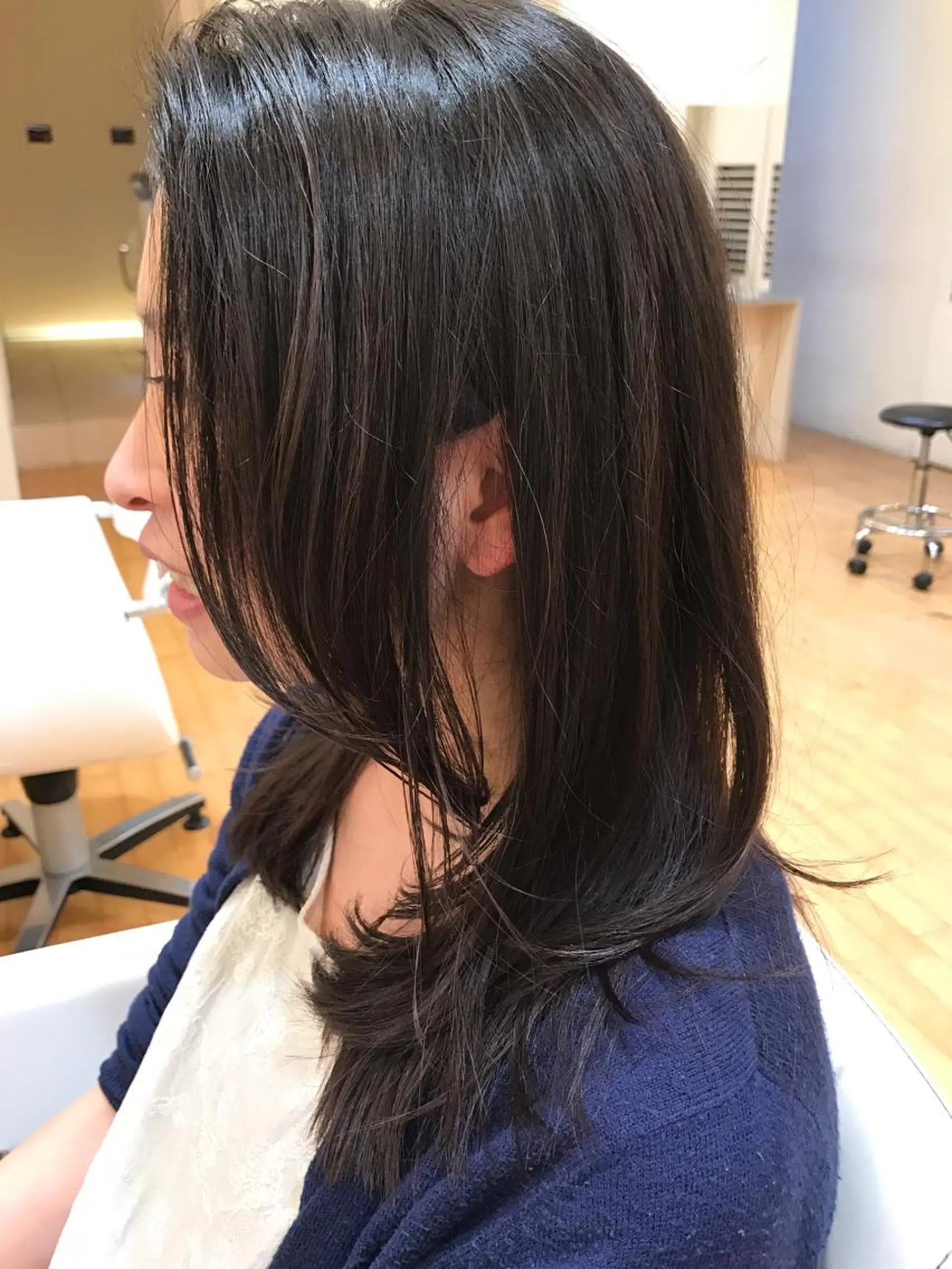 ミディアム レイヤーカット ReMix 新宿店所属・タジマ ヤスヒサのヘアスタイル