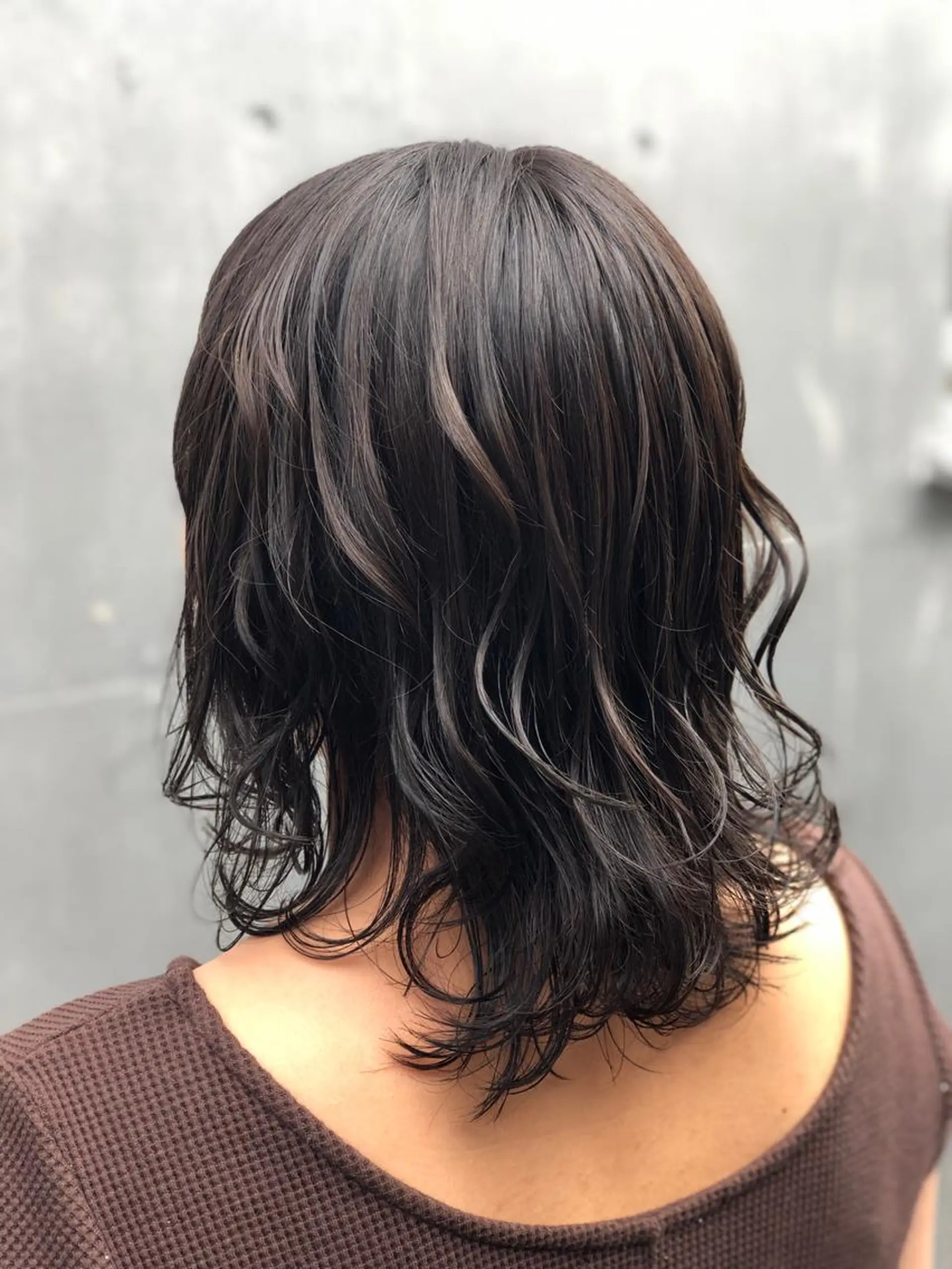 ミディアム カット ヘアカラー トリートメント お気に入り数2.2万 🏆SHO🏆のヘアスタイル