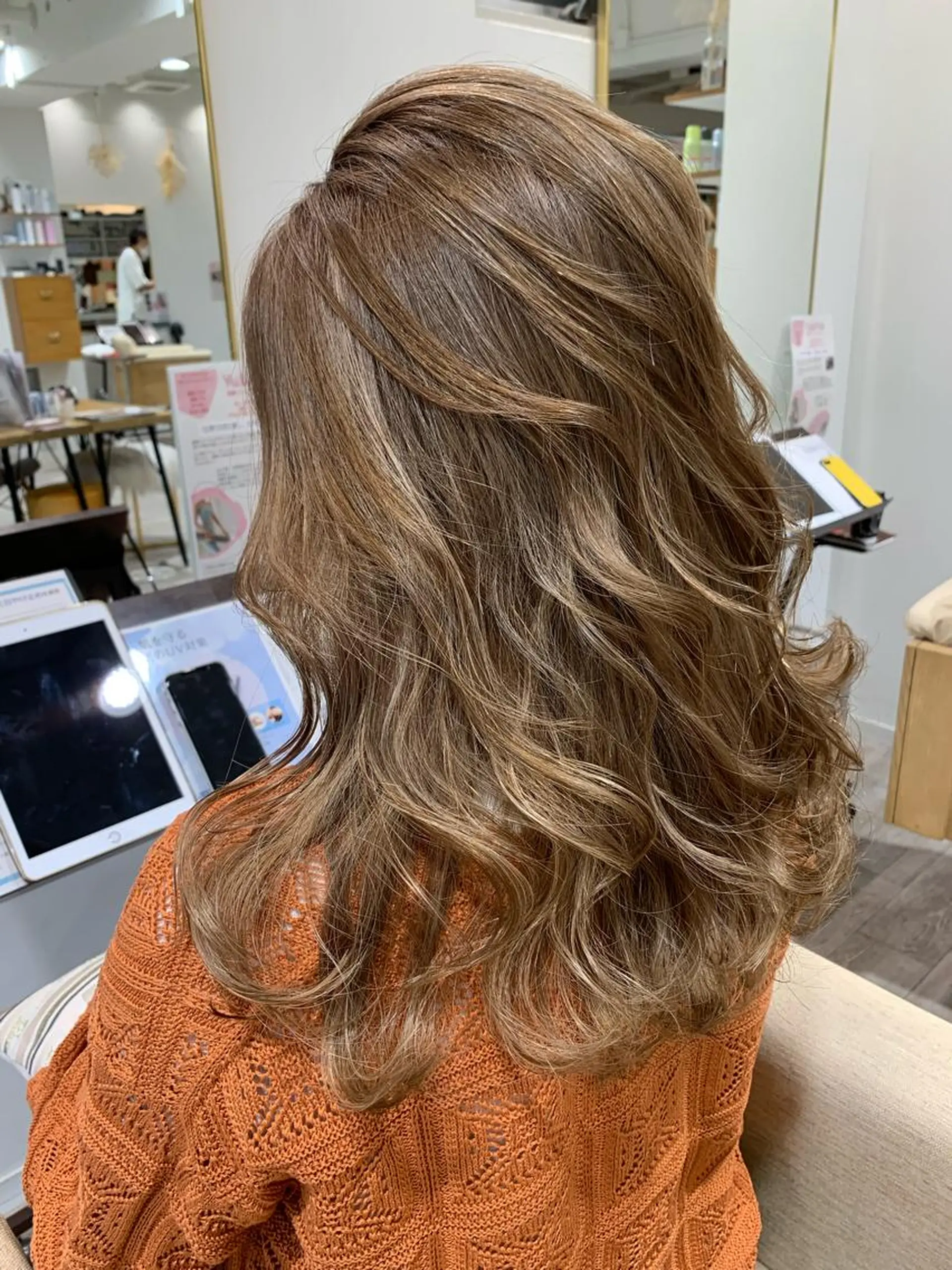 ミディアム ハイライト カット ヘアカラー boutique misakiのヘアスタイル