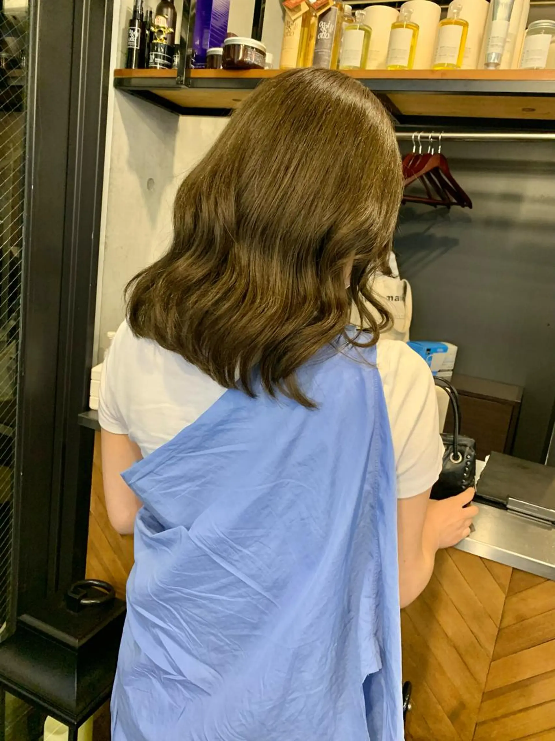 ミディアム カラー アッシュ 柔らかブラウン/顔周 りレイヤー♡ユウシのヘアスタイル