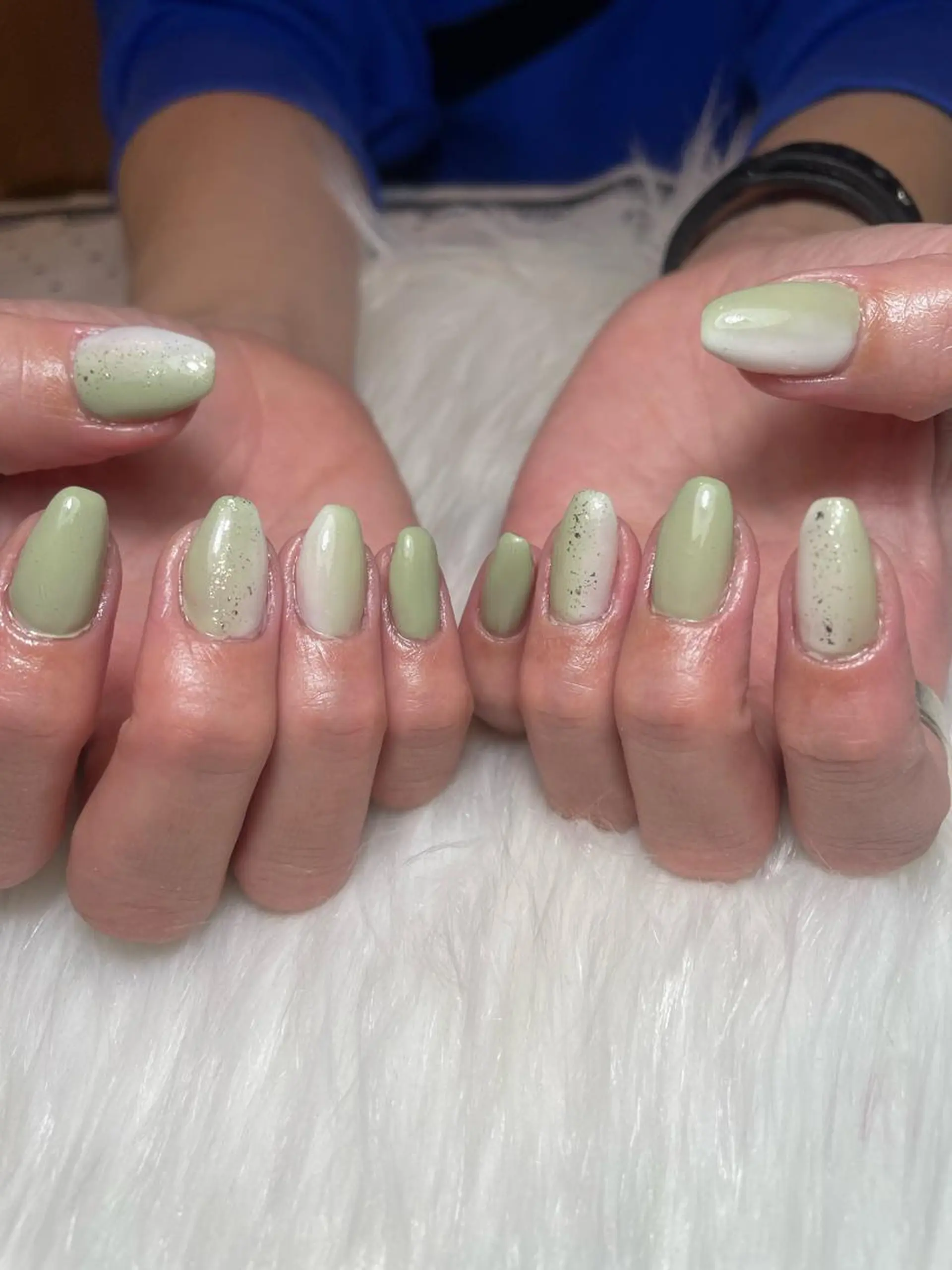 ネイル グラデーション 大袋駅東口徒歩2分 alivioのネイルデザイン