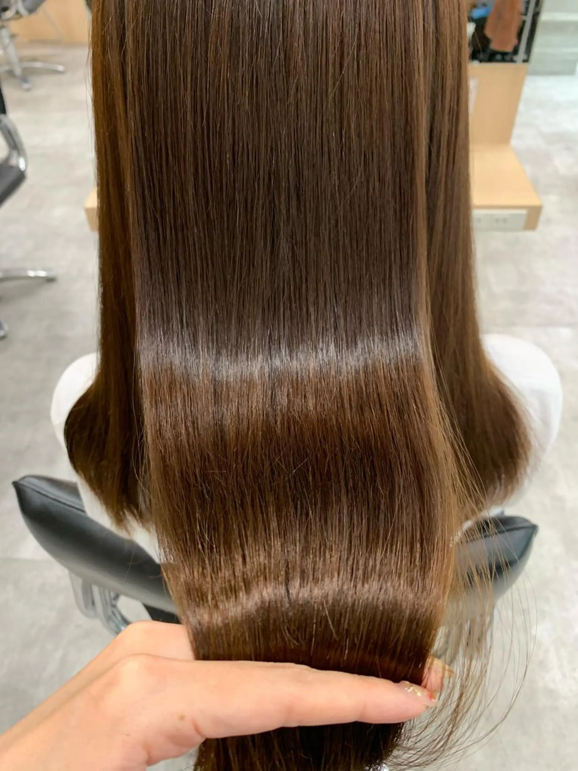 セミロング カラー 縮毛矯正 髪質改善🩵艶髪 ストレート🩵山口のヘアスタイル