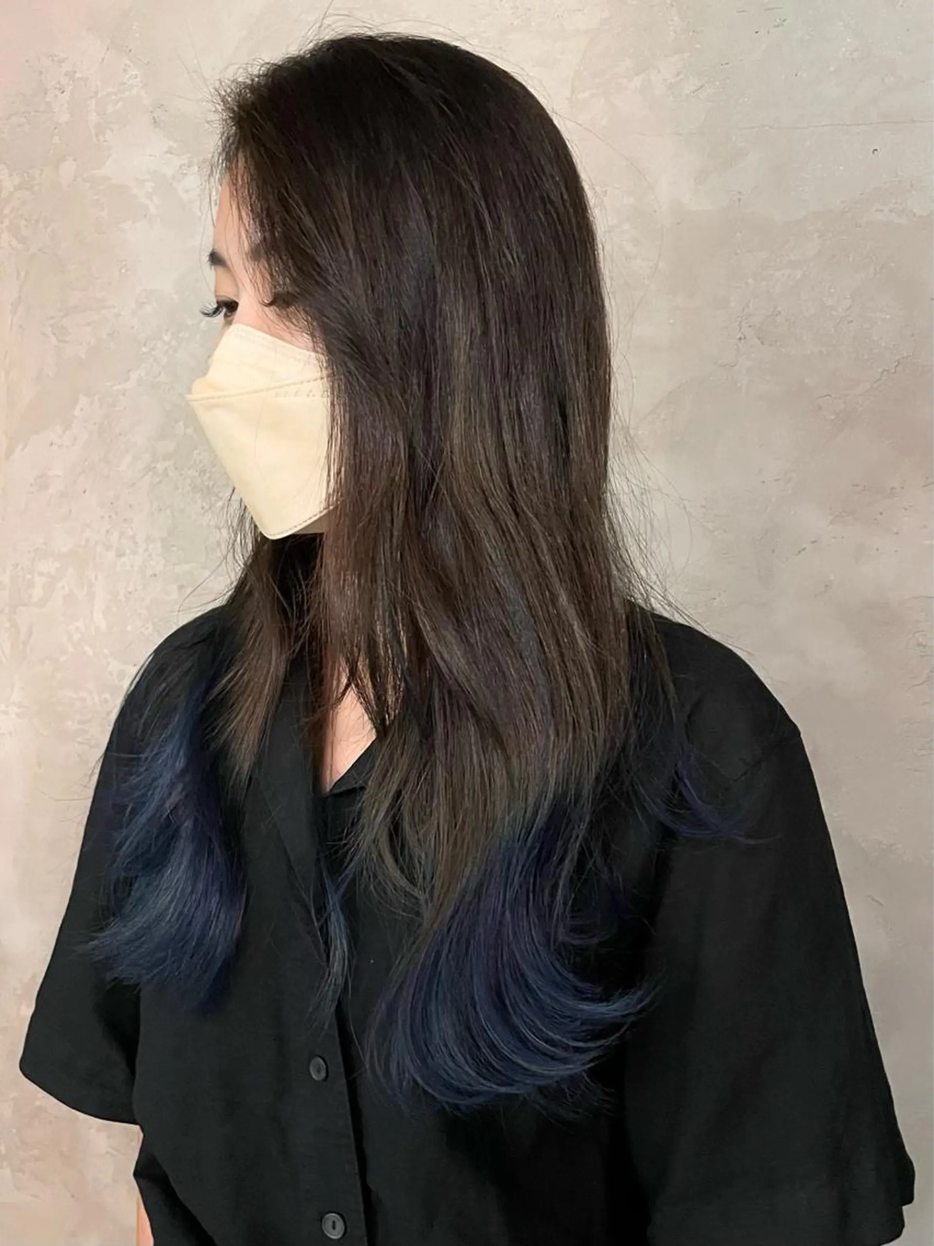 ロング カラー 岡田 恭明のヘアスタイル