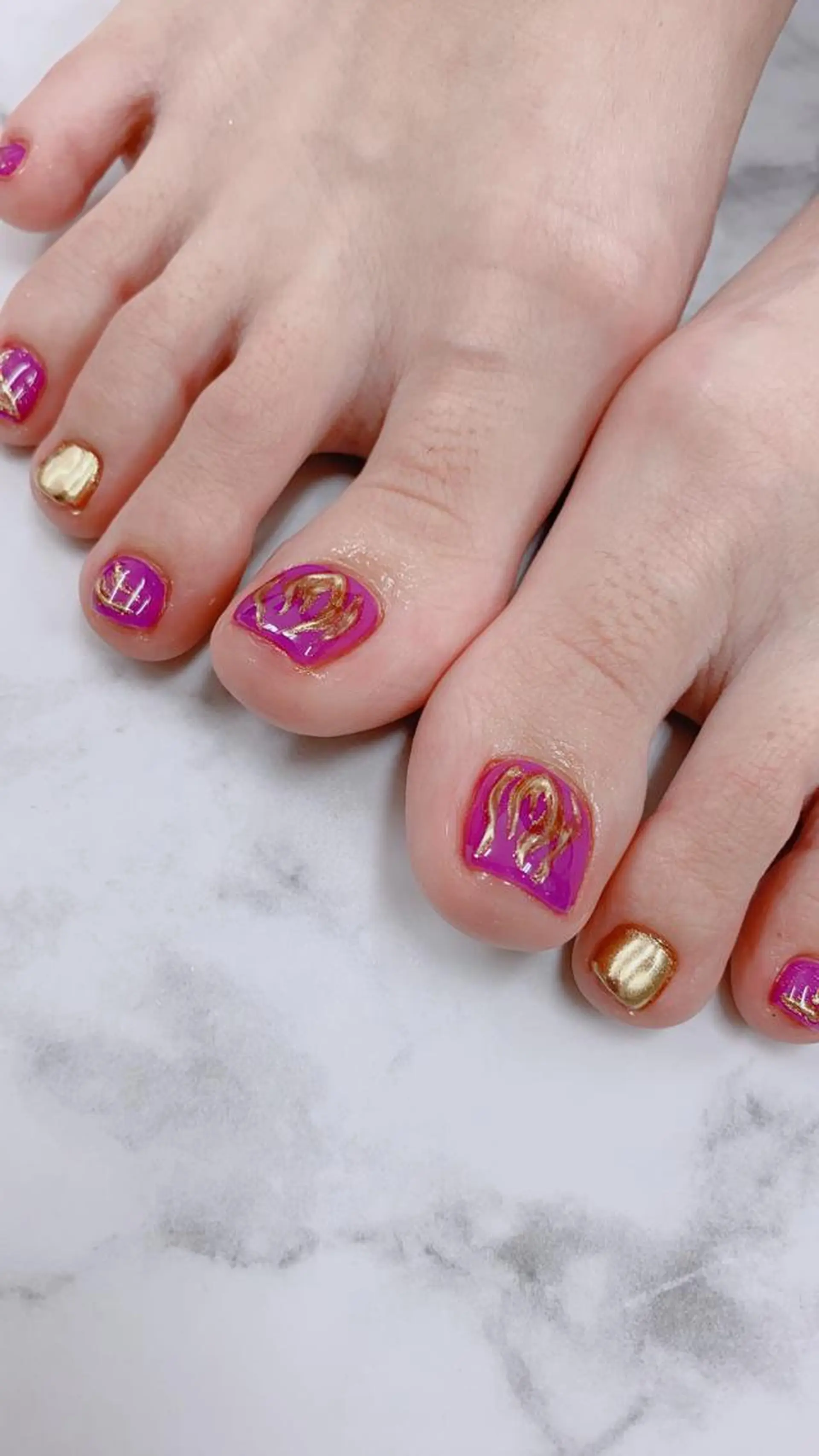 ネイル ゴージャス ミラーネイル パープル ハンドネイル フットネイル ハンドケア nail salon  AlgeTy所属・✴︎:.｡. MAKI.｡.:✴︎のネイルデザイン