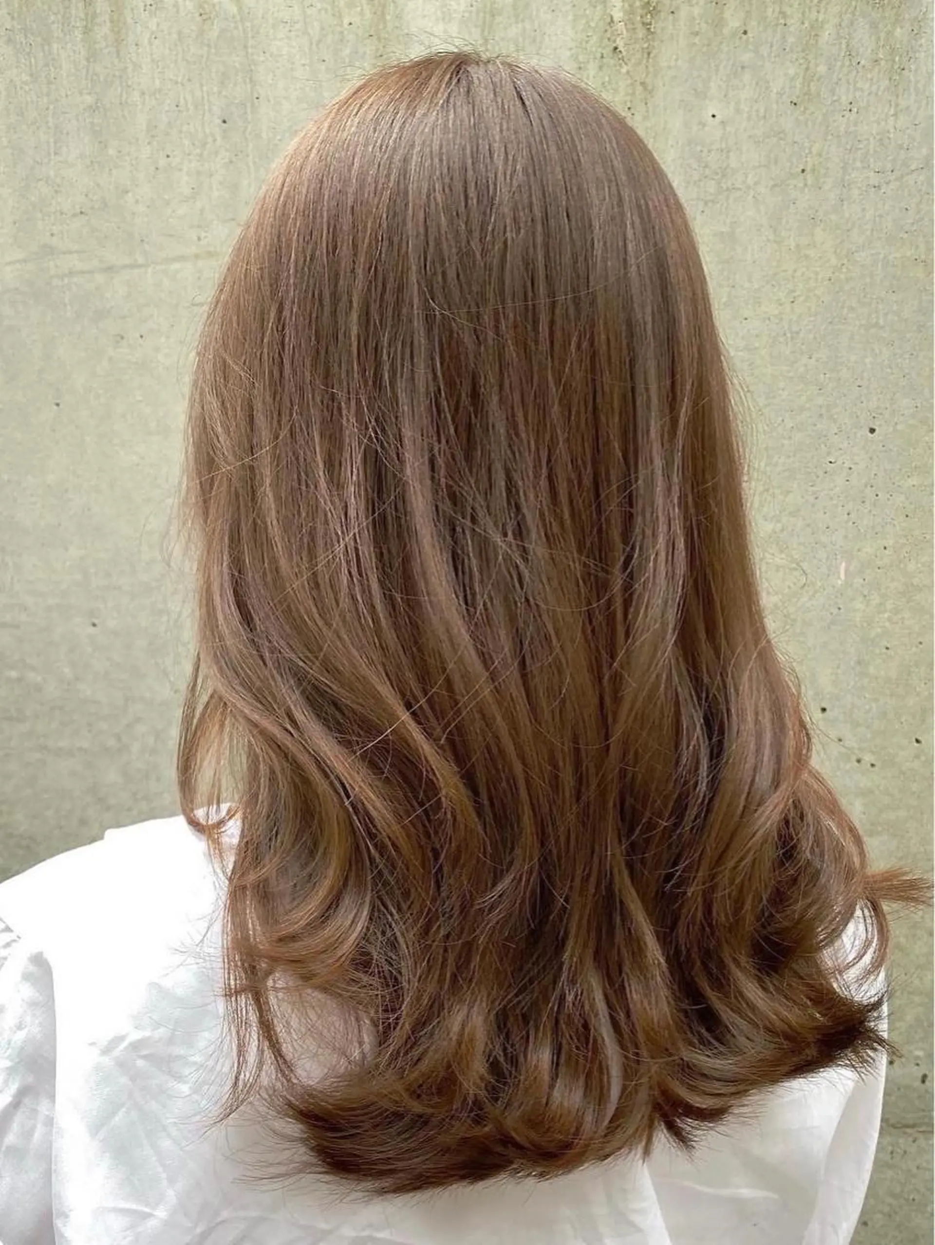 ミディアム カラー カット ヘアカラー トリートメント レイヤーカット /透明感カラー西田のヘアスタイル